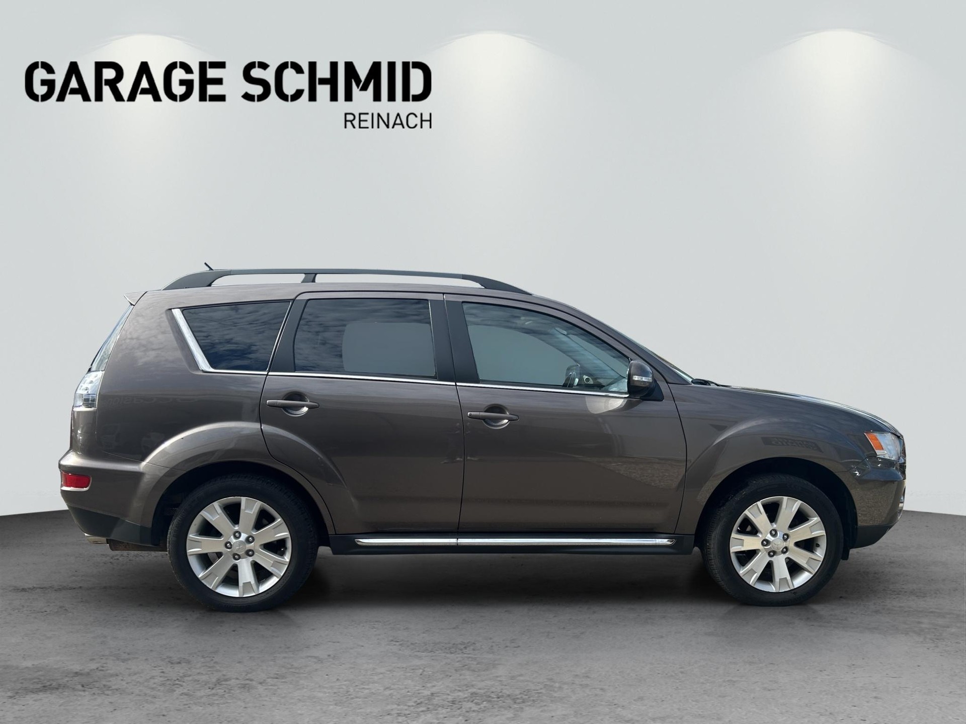 MITSUBISHI Outlander 2.4 MIVEC Navigator CVT-image-7