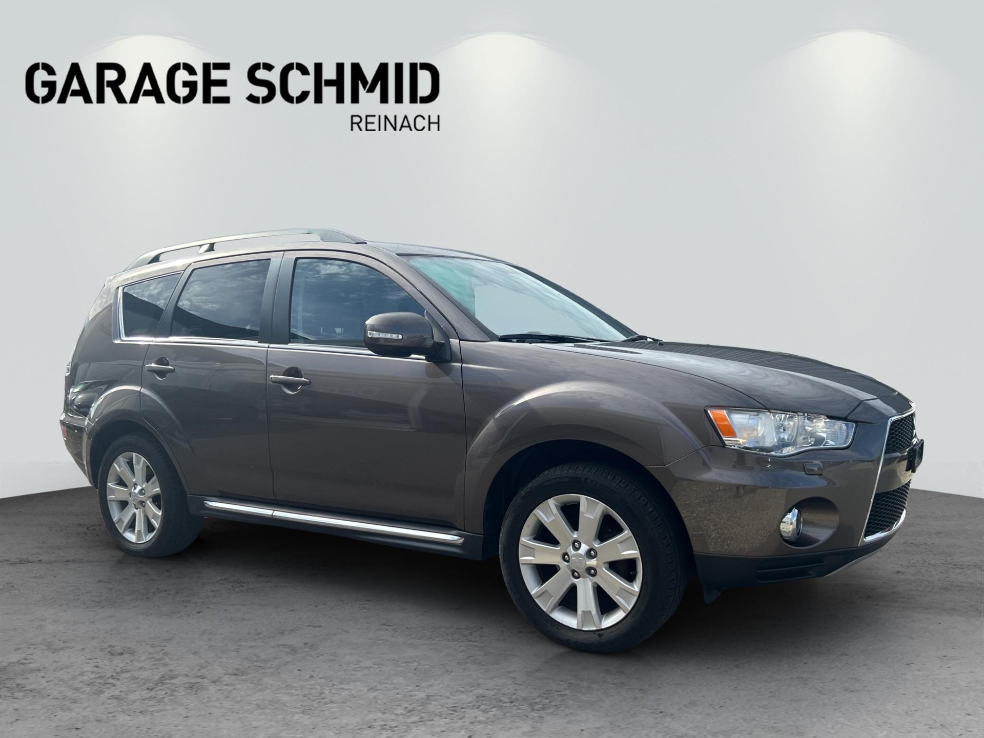 MITSUBISHI Outlander 2.4 MIVEC Navigator CVT-image-8