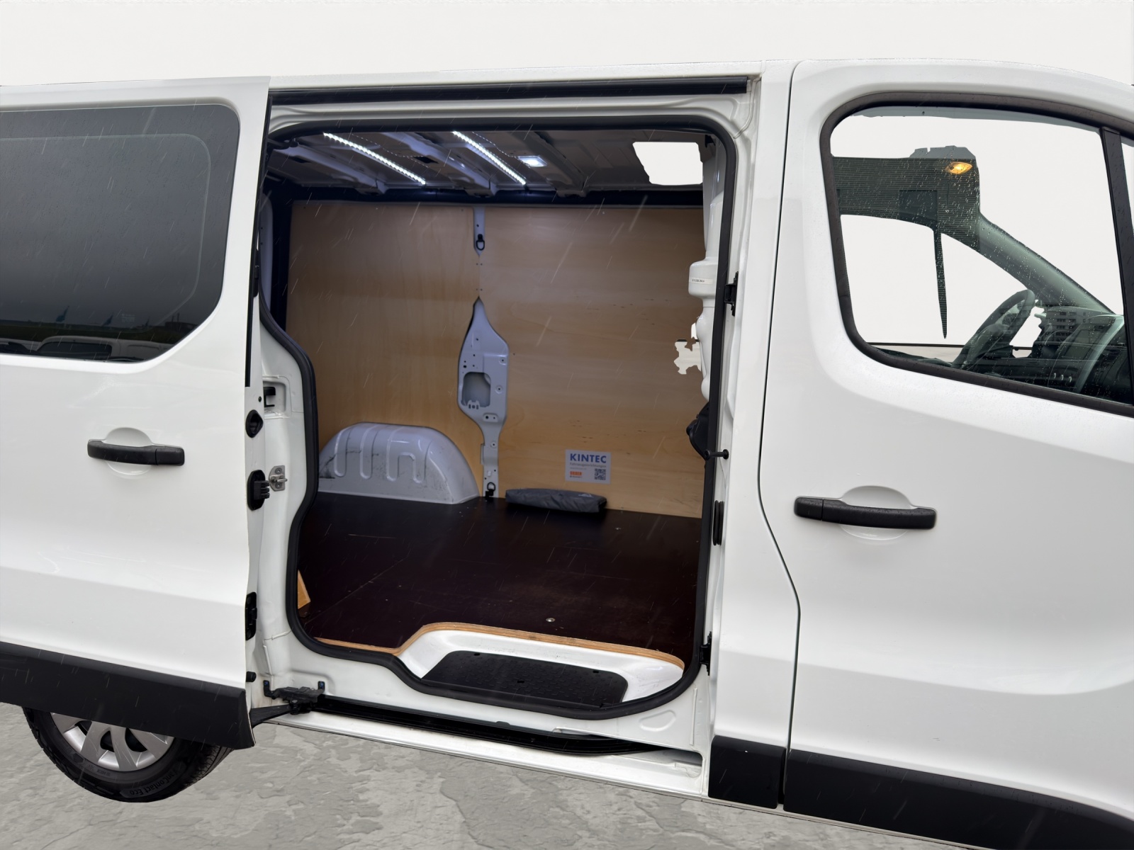 RENAULT Trafic 2.0 Energy dCi 120 3.0t Business L1H1-image-17