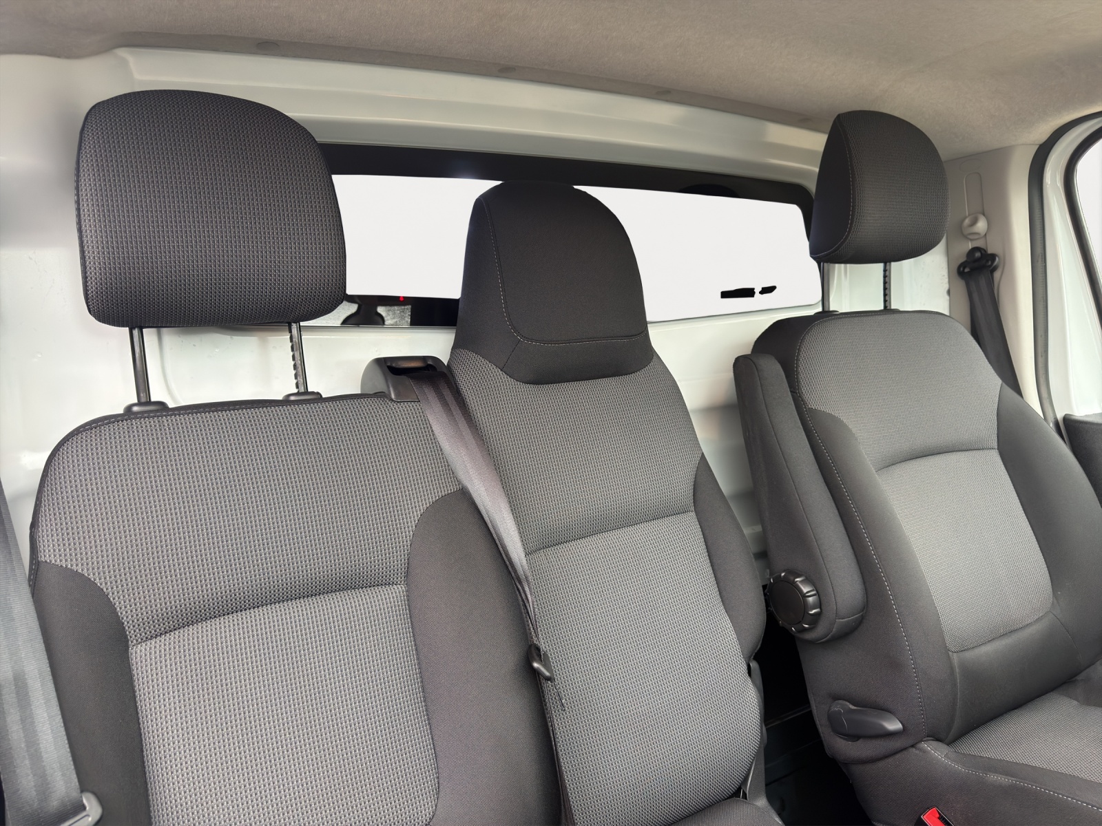 RENAULT Trafic 2.0 Energy dCi 120 3.0t Business L1H1-image-15