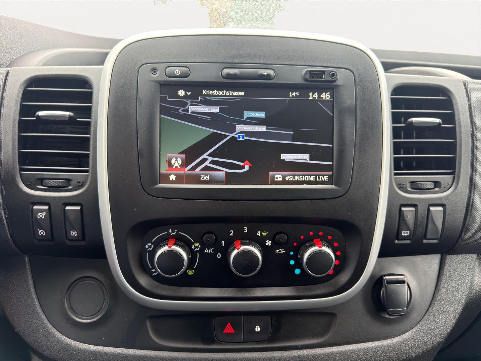 RENAULT Trafic 2.0 Energy dCi 120 3.0t Business L1H1-image-13
