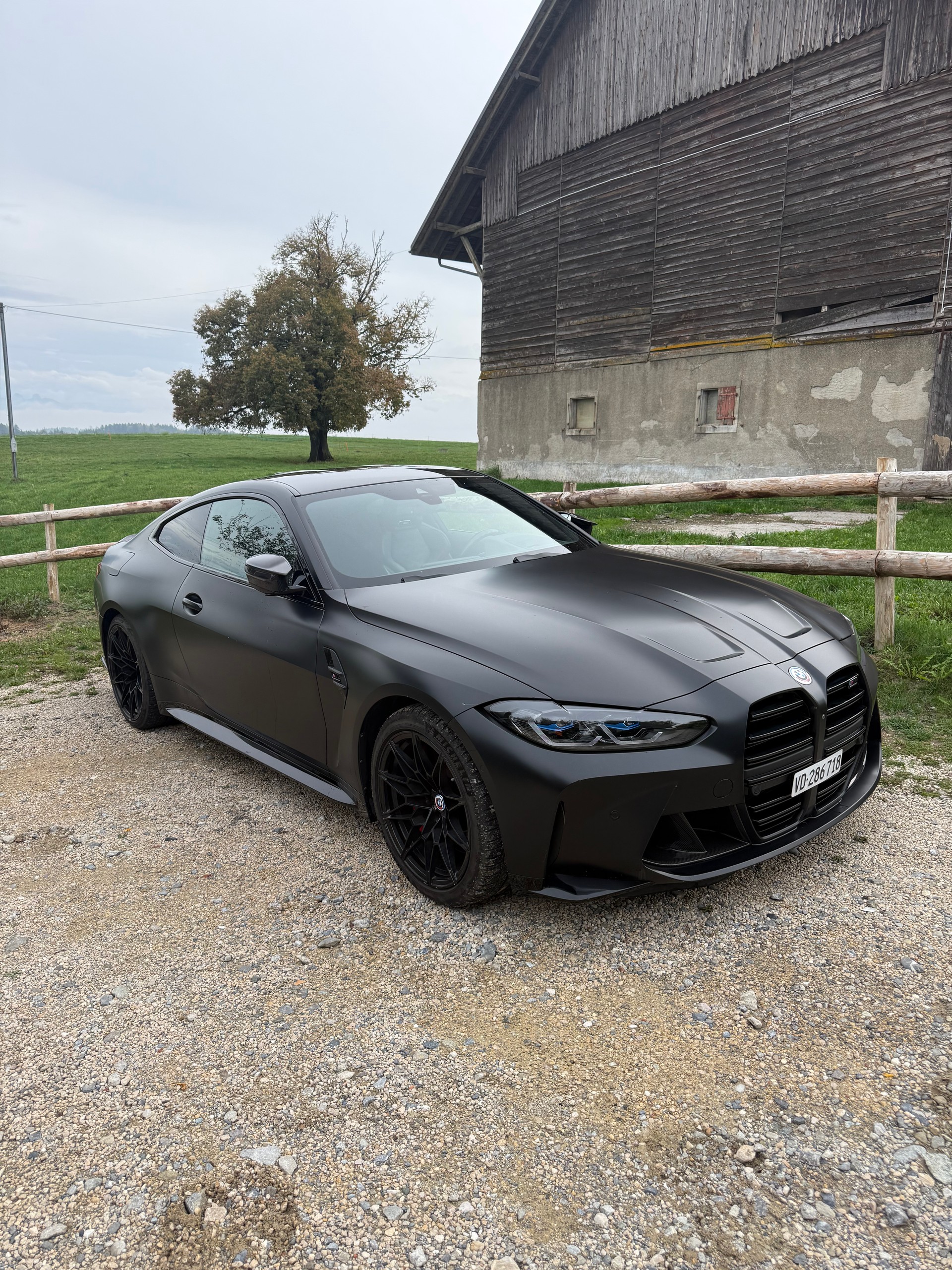 BMW M4 Competition xDrive-image-2