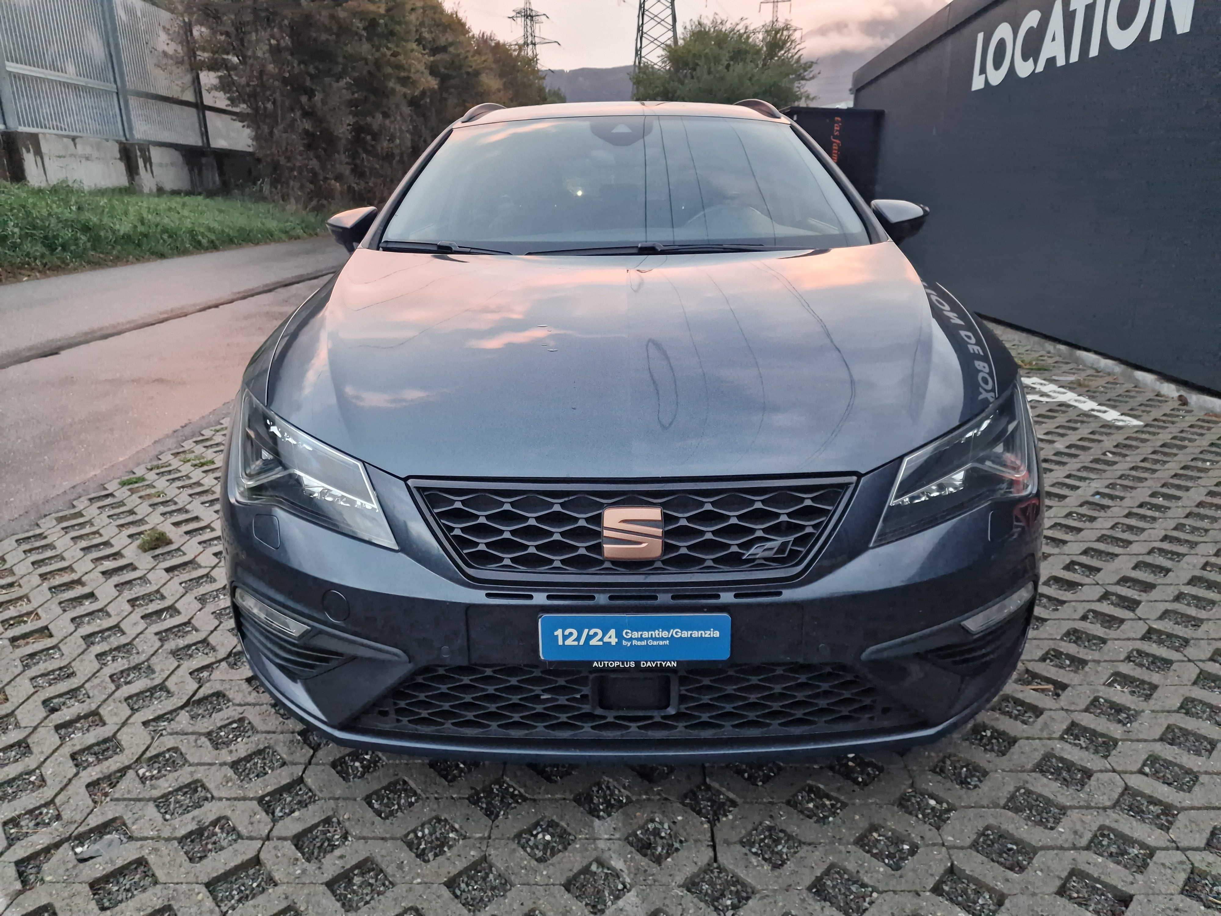 Car photo