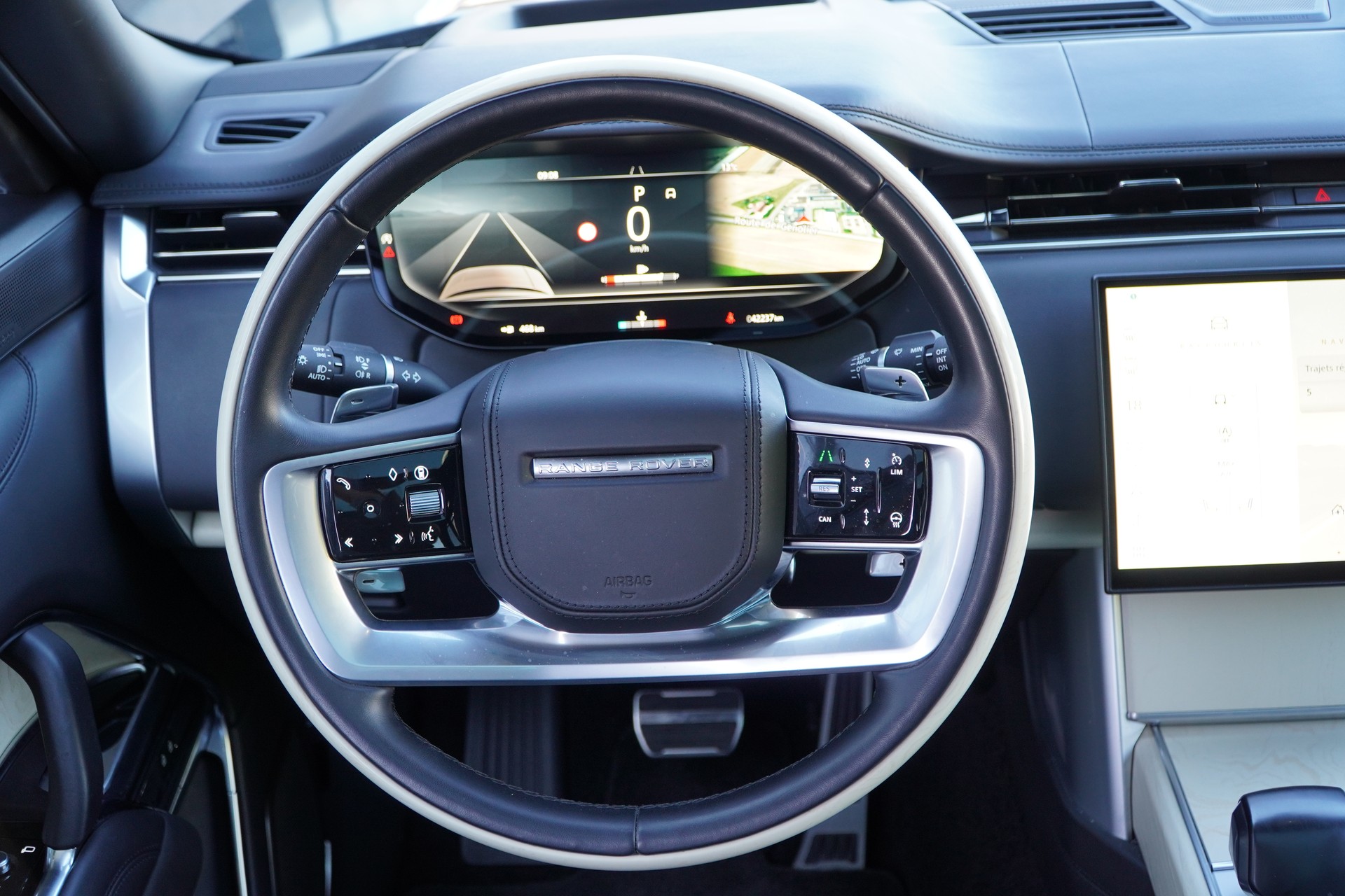 LAND ROVER Range Rover P615 4.4 V8 SV Automatic-image-11