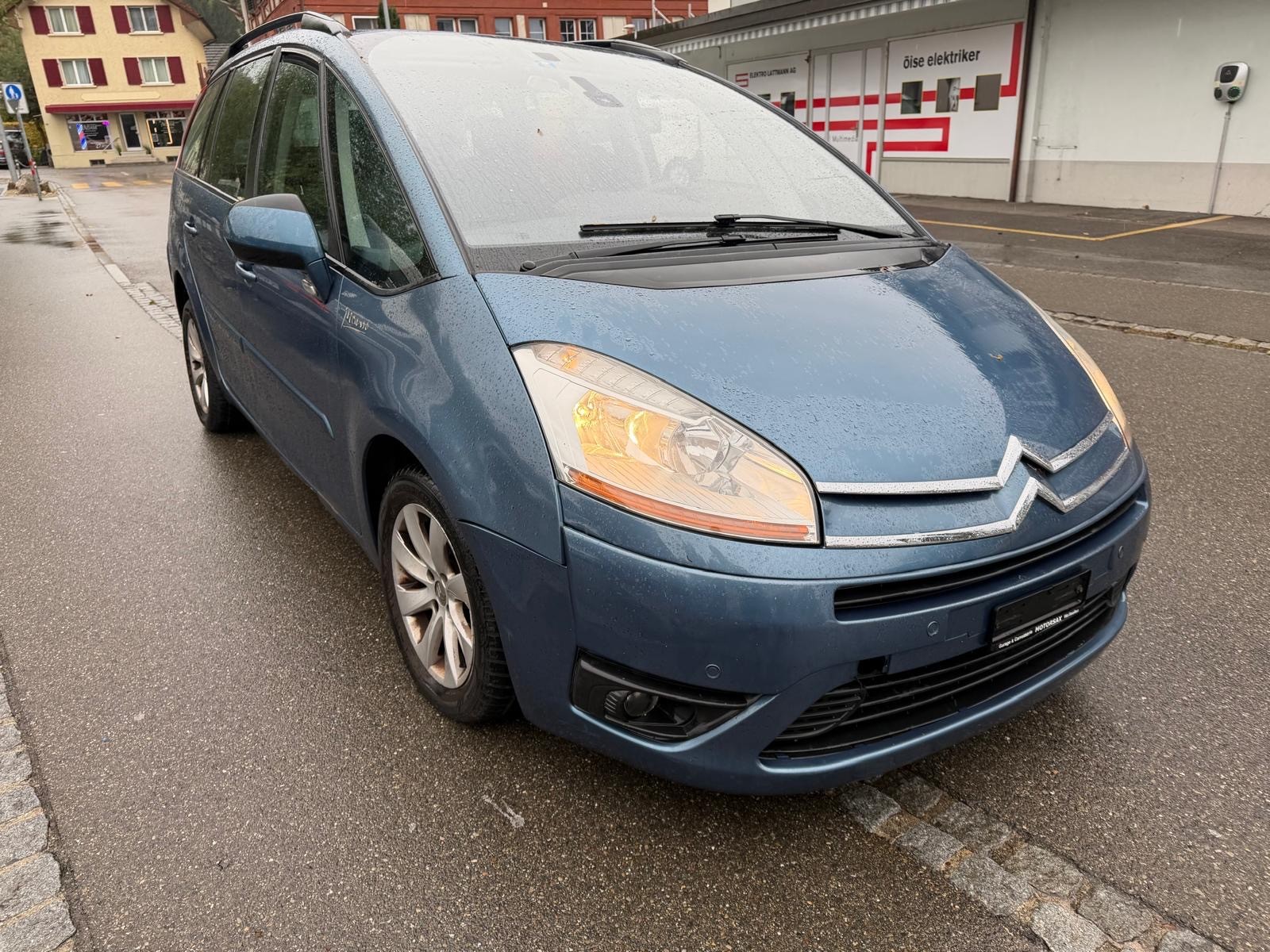 Car photo