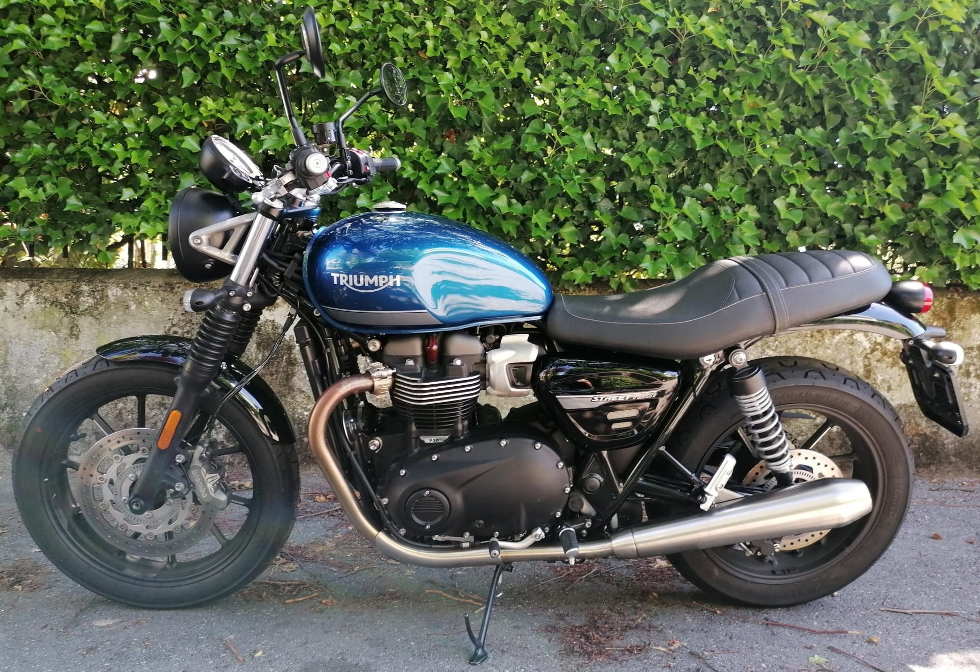 TRIUMPH Street Twin 900 (35kW)-showroom-element-1