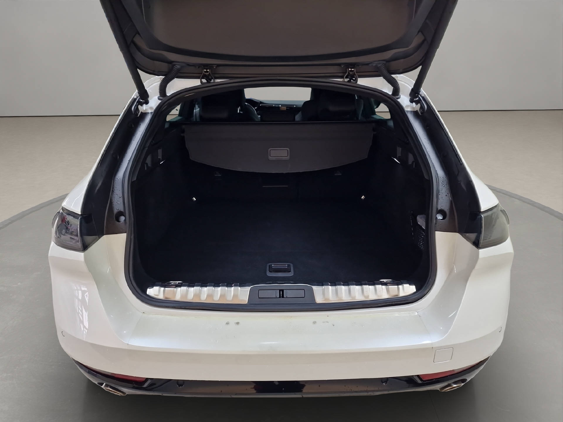PEUGEOT 508 SW 1.6 Plug-in Hybrid GT-image-11