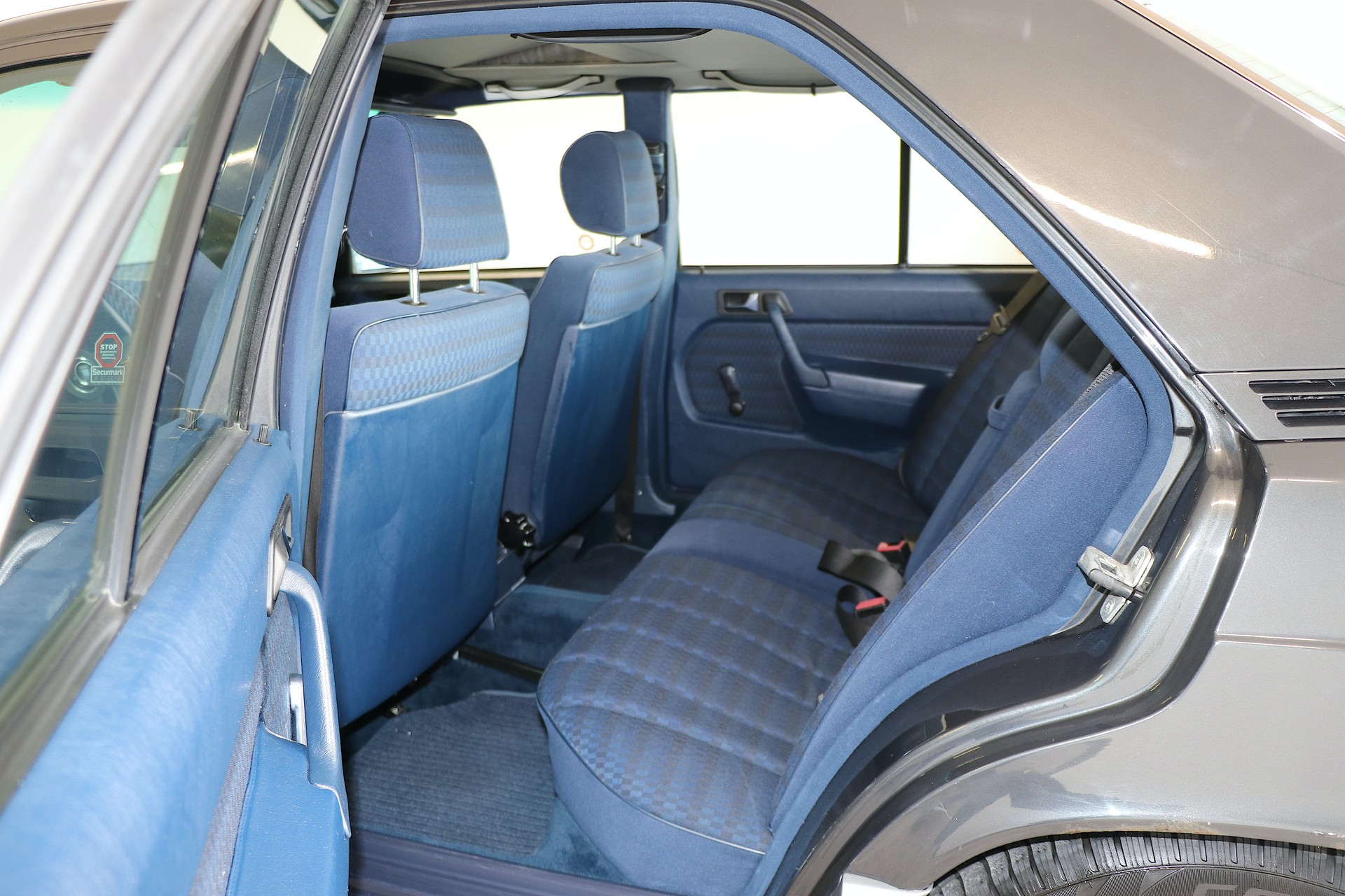 MERCEDES-BENZ 190 E 2.3 Automatic  **Veteranenfahrzeug**-image-14