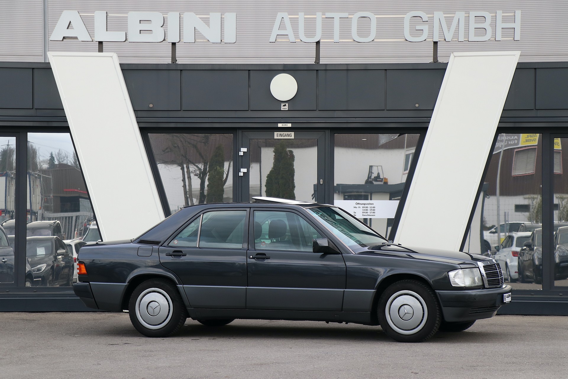 MERCEDES-BENZ 190 E 2.3 Automatic  **Veteranenfahrzeug**-image-1