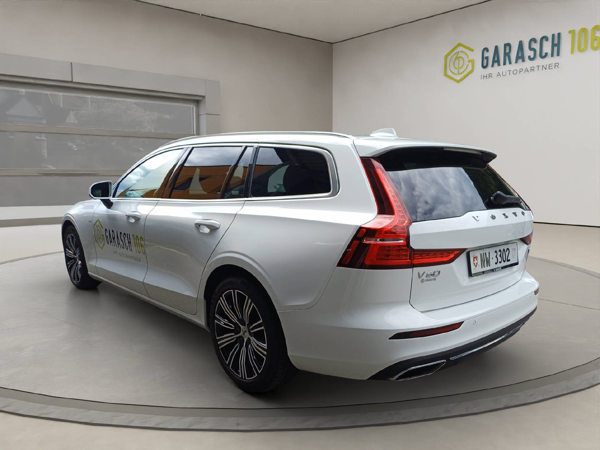 VOLVO V60 2.0 D4 Inscription-image-2