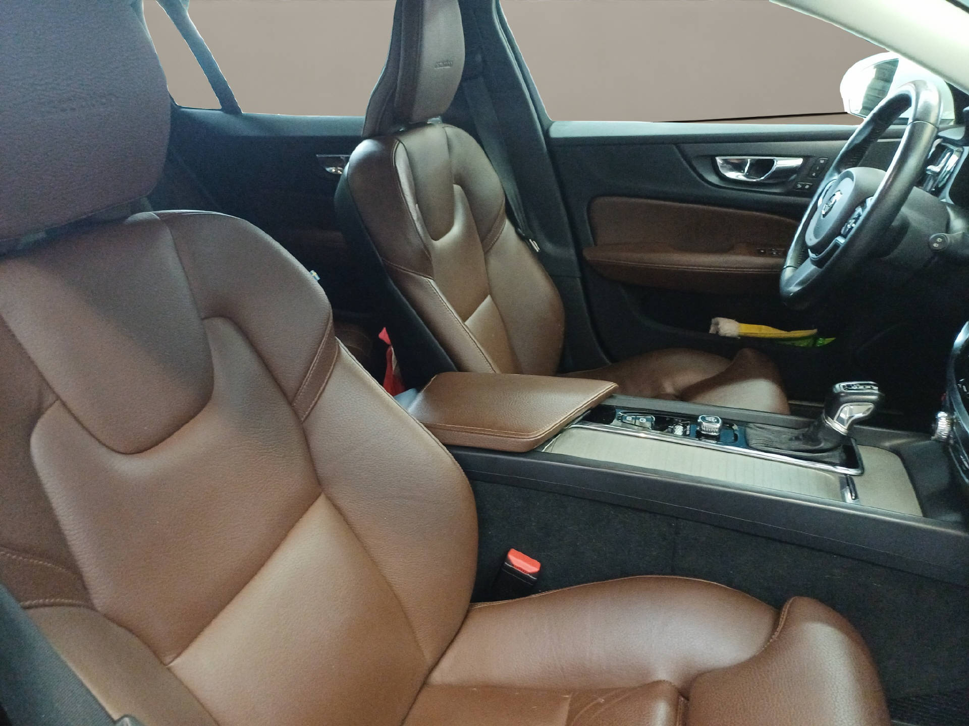 VOLVO V60 2.0 D4 Inscription-image-14