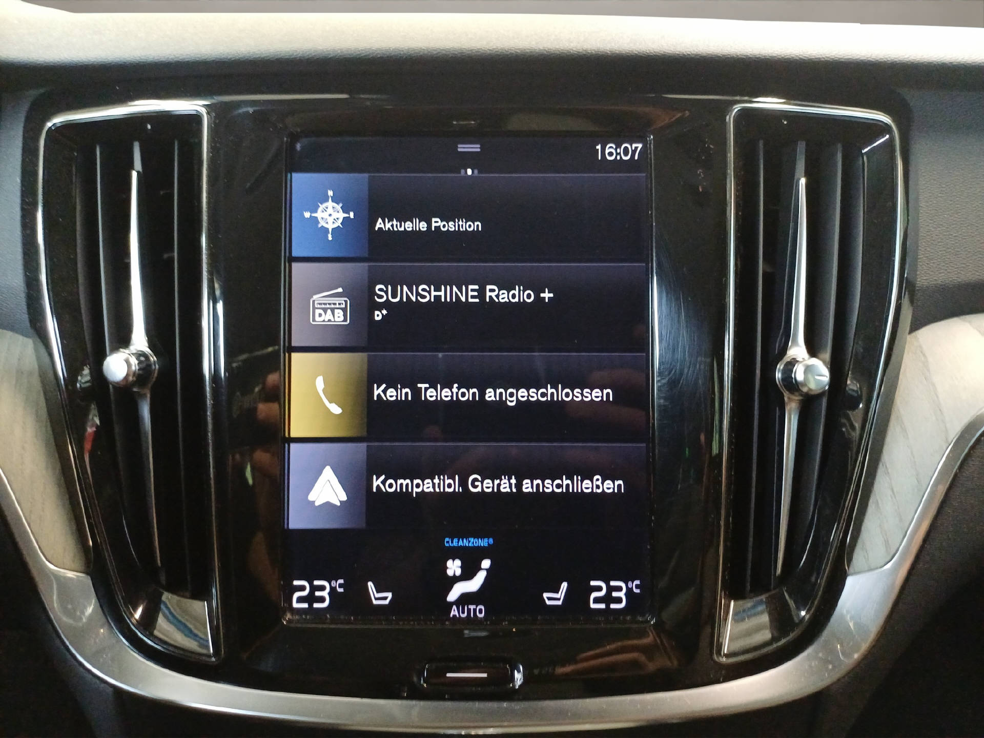 VOLVO V60 2.0 D4 Inscription-image-13
