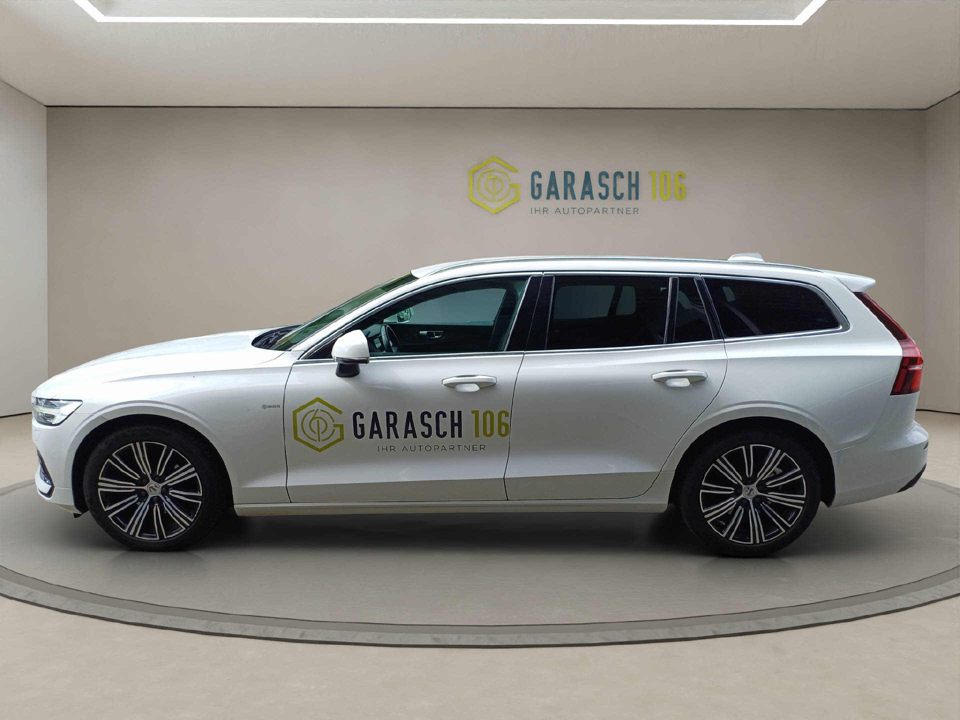 VOLVO V60 2.0 D4 Inscription-image-1