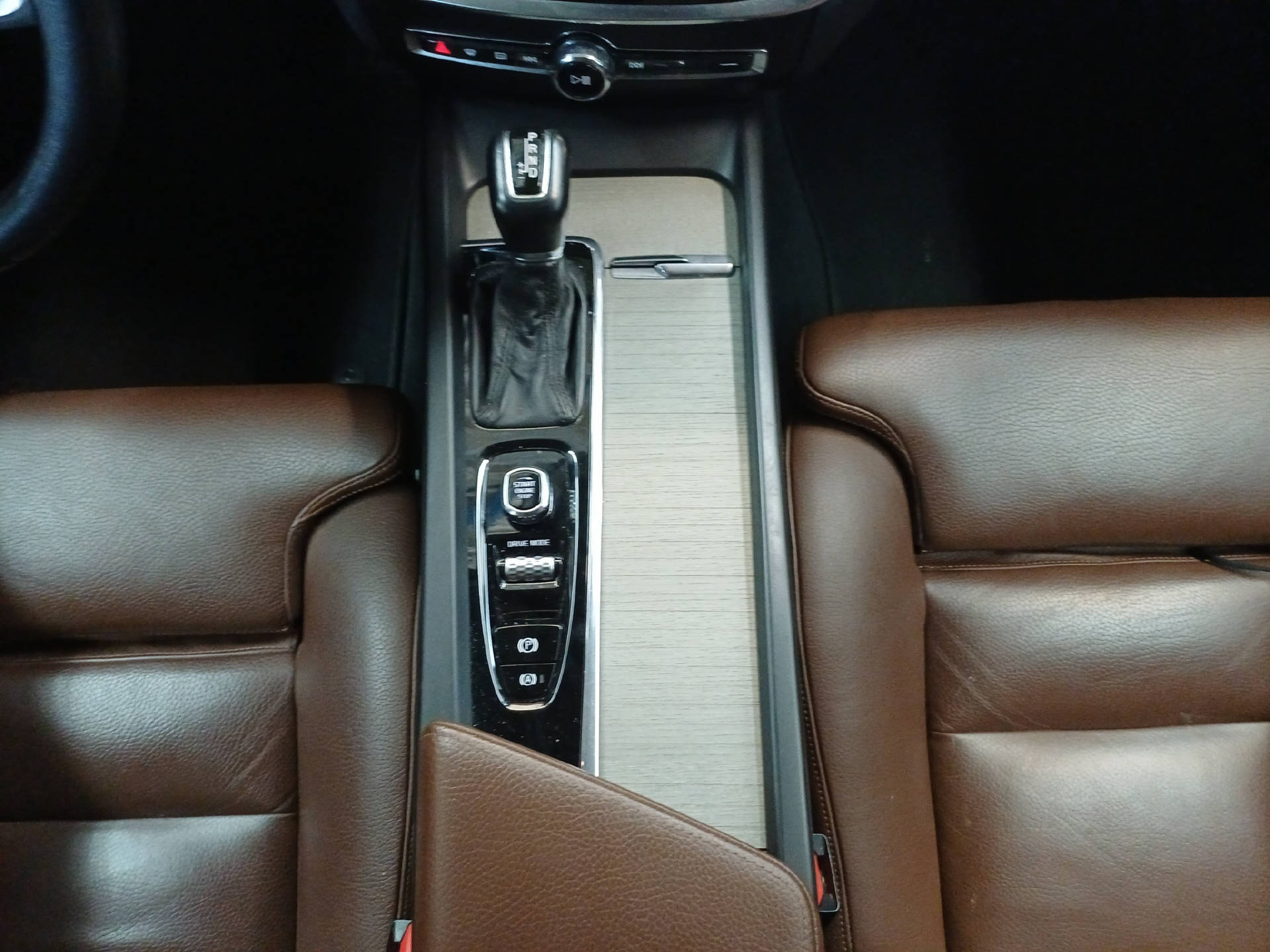 VOLVO V60 2.0 D4 Inscription-image-12