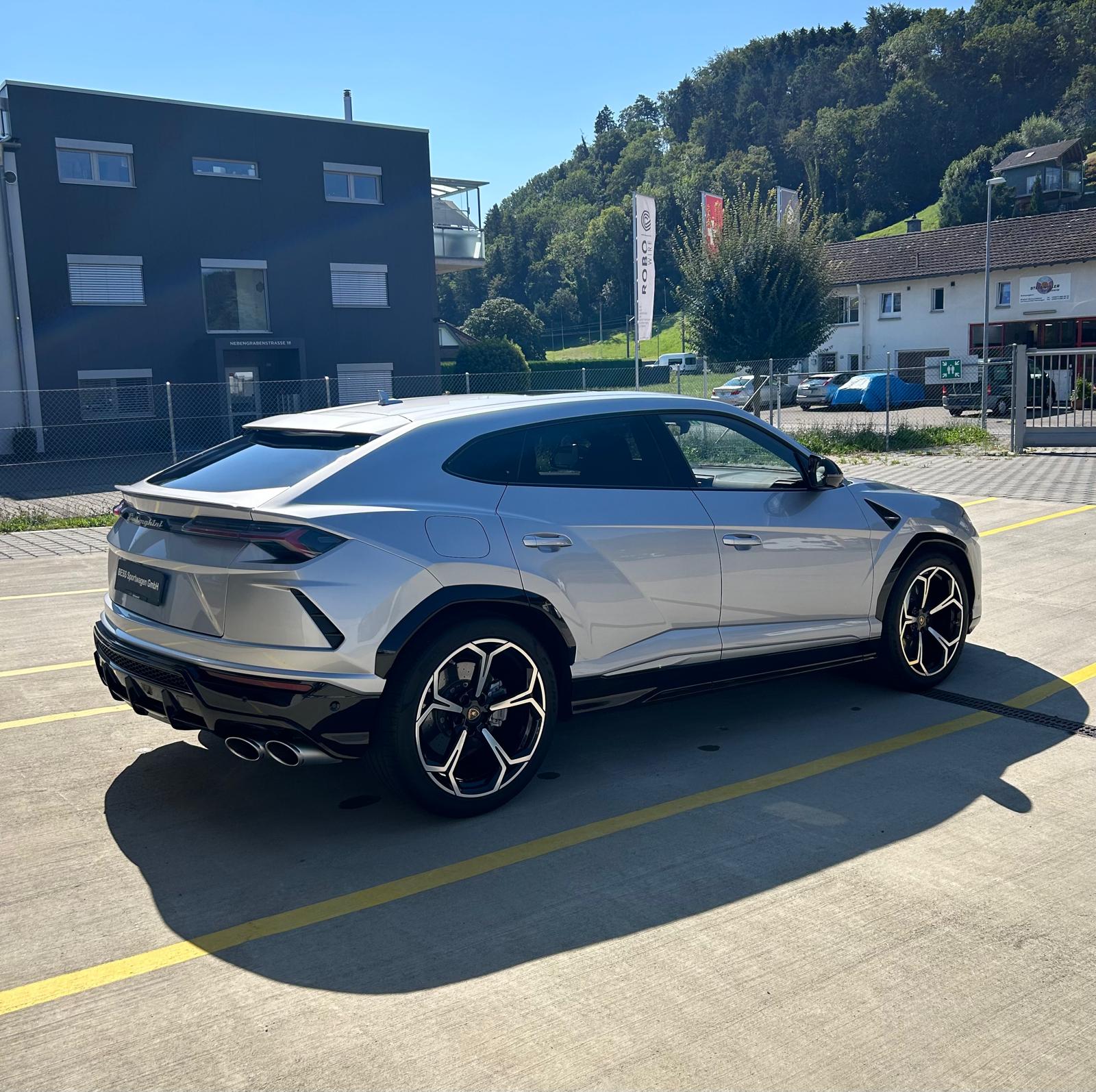 LAMBORGHINI Urus E-Gear-image-2