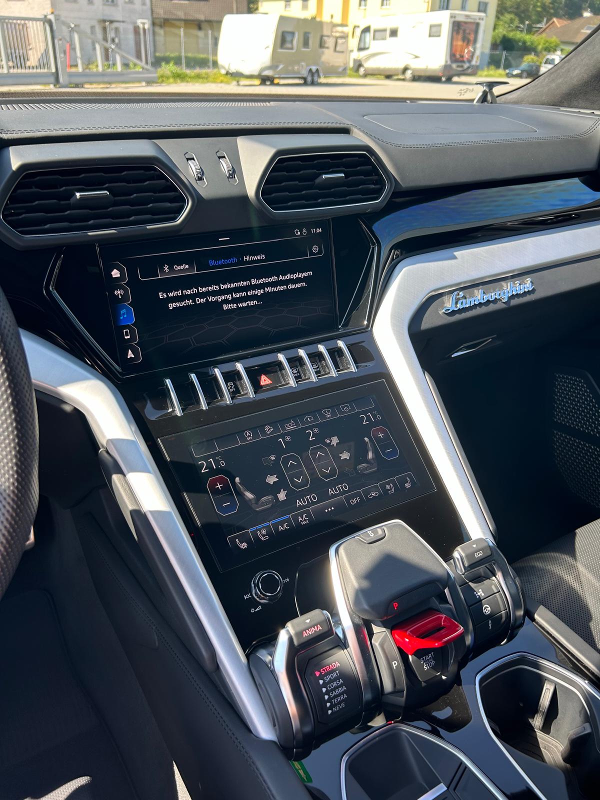 LAMBORGHINI Urus E-Gear-image-9