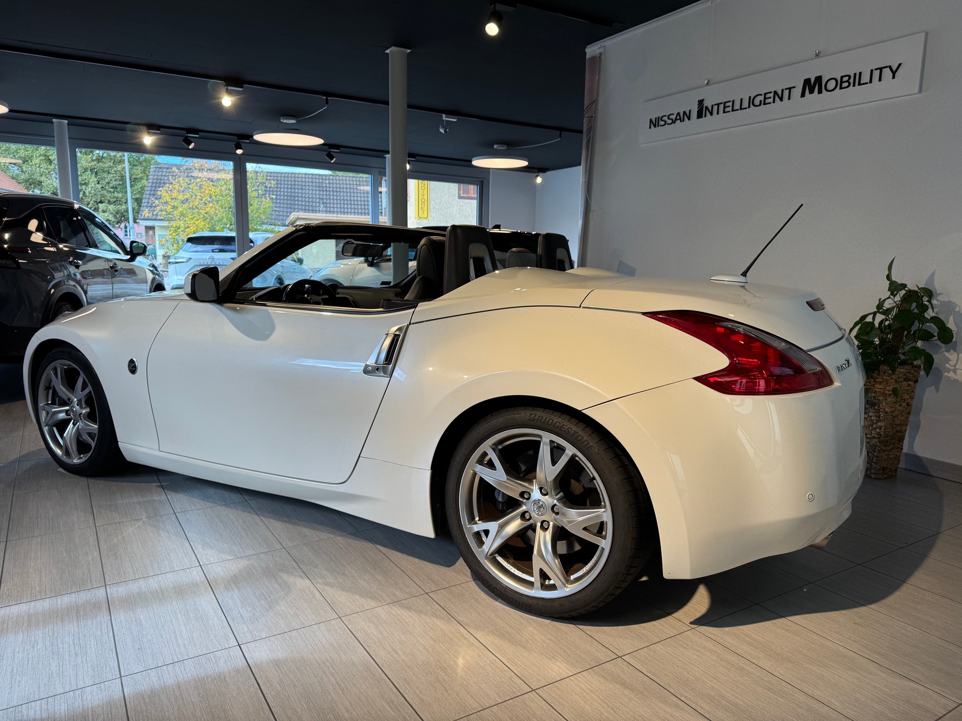 NISSAN 370 Z Roadster Pack Automatic-image-3