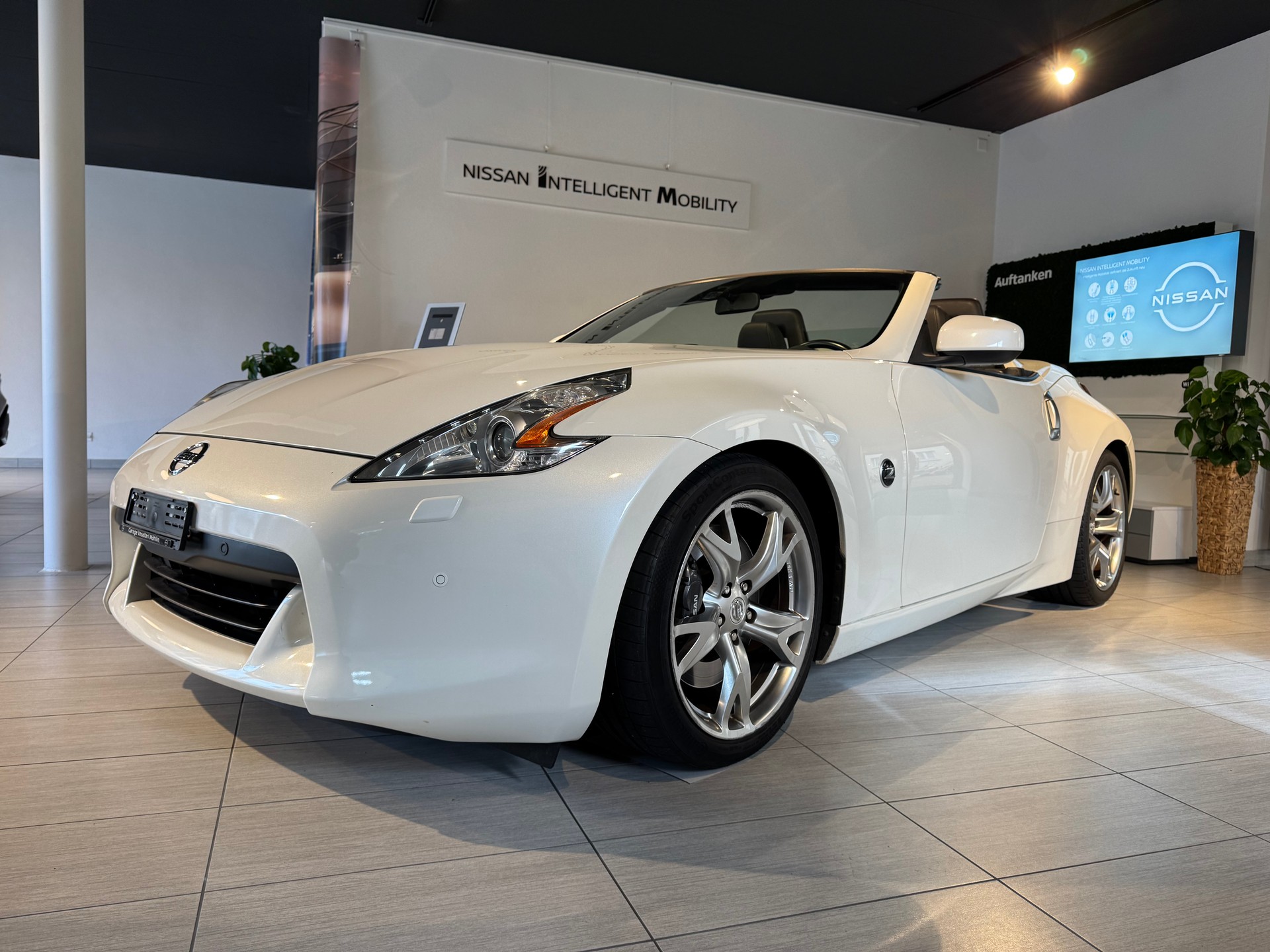 NISSAN 370 Z Roadster Pack Automatic-image-2