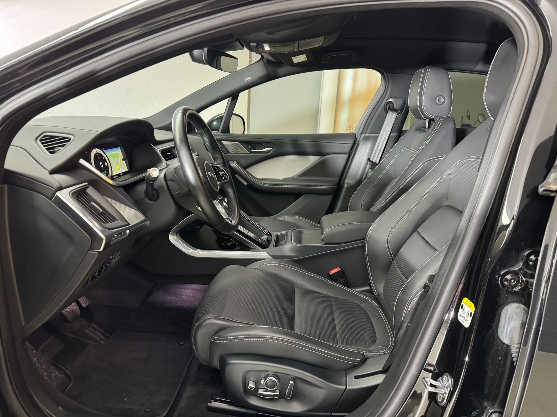 JAGUAR I-Pace EV400 HSE AWD-image-5