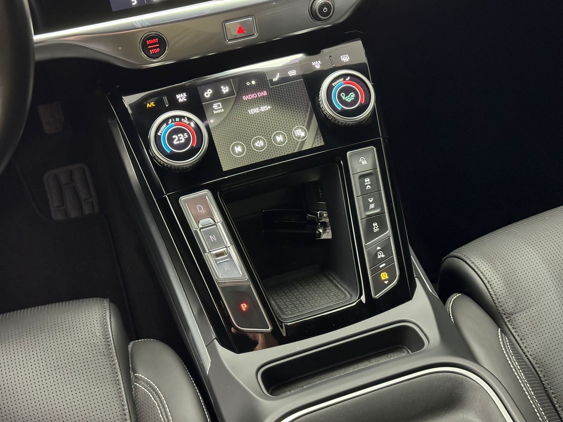 JAGUAR I-Pace EV400 HSE AWD-image-13