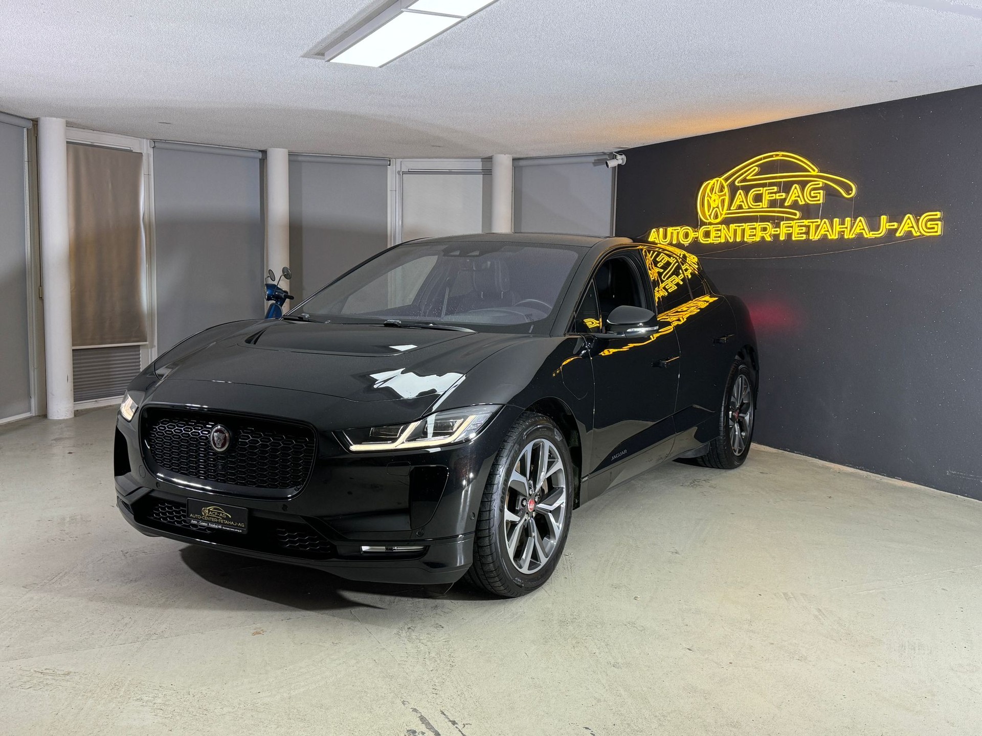 JAGUAR I-Pace EV400 HSE AWD-image-0