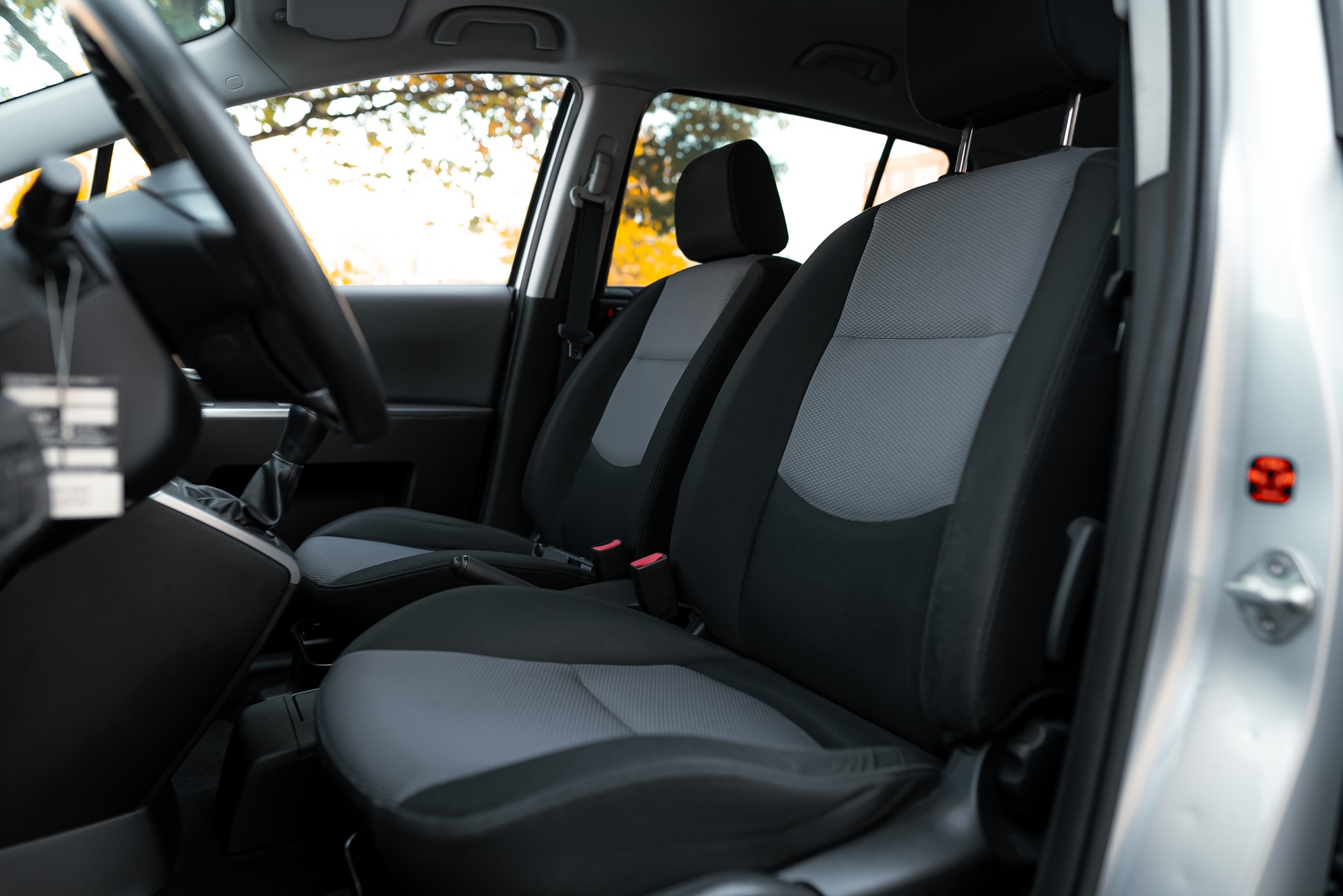 MAZDA 5 2.0d 16V Confort-image-12
