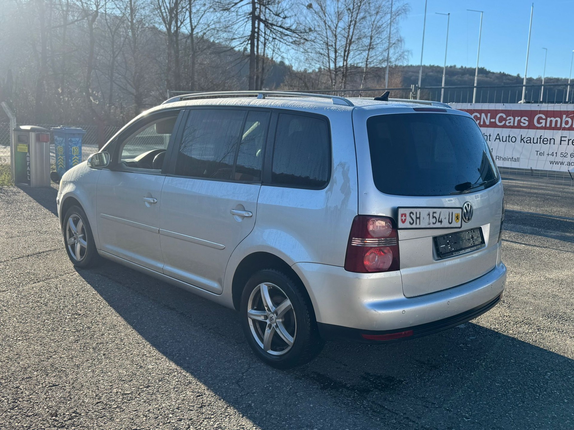 VW Touran 2.0 TDI Highline-image-3