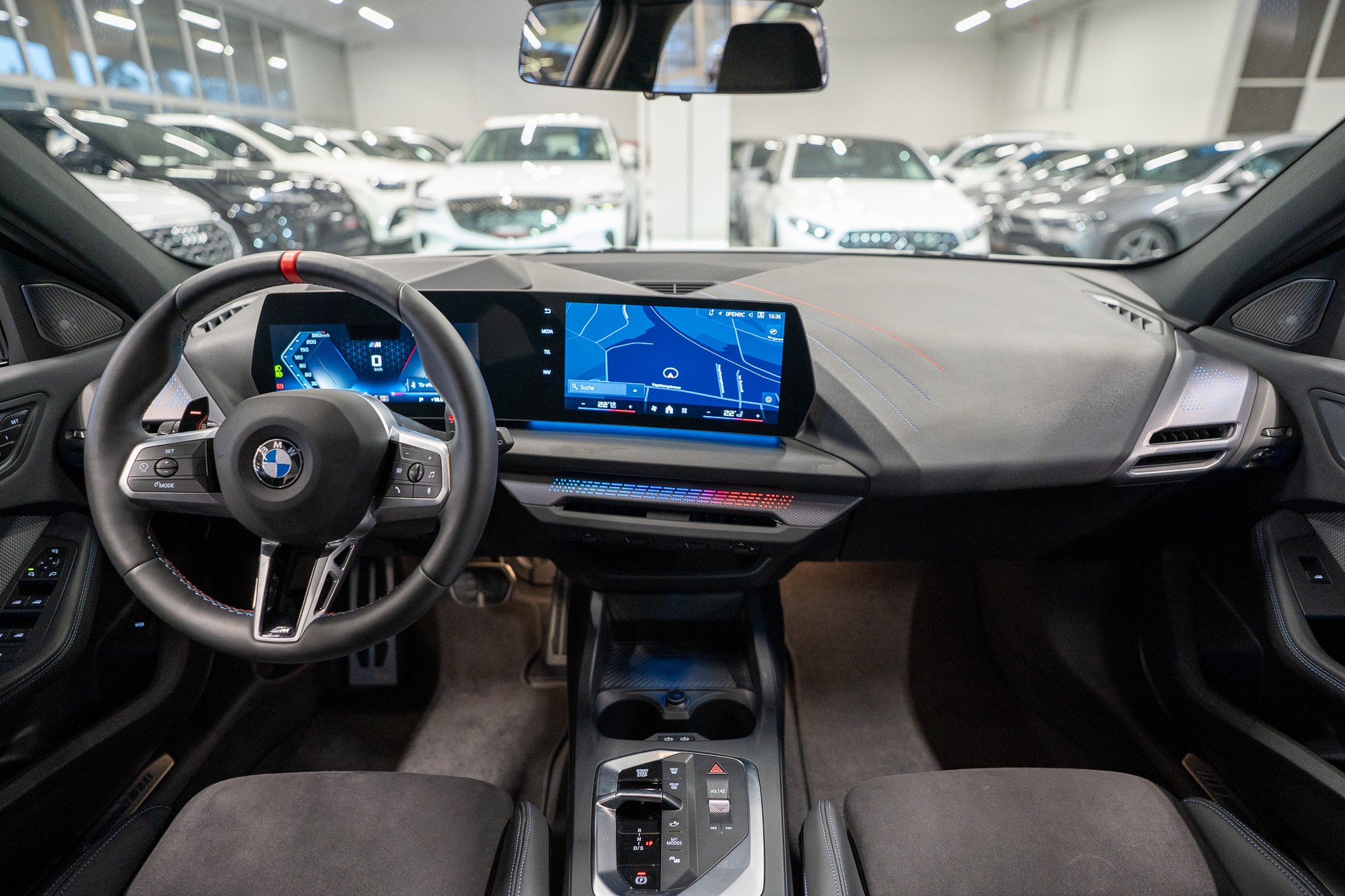 BMW M135i xDrive / Neues Modell / 360°Kamera / HeadUp Display / Harman/Kardon-image-13