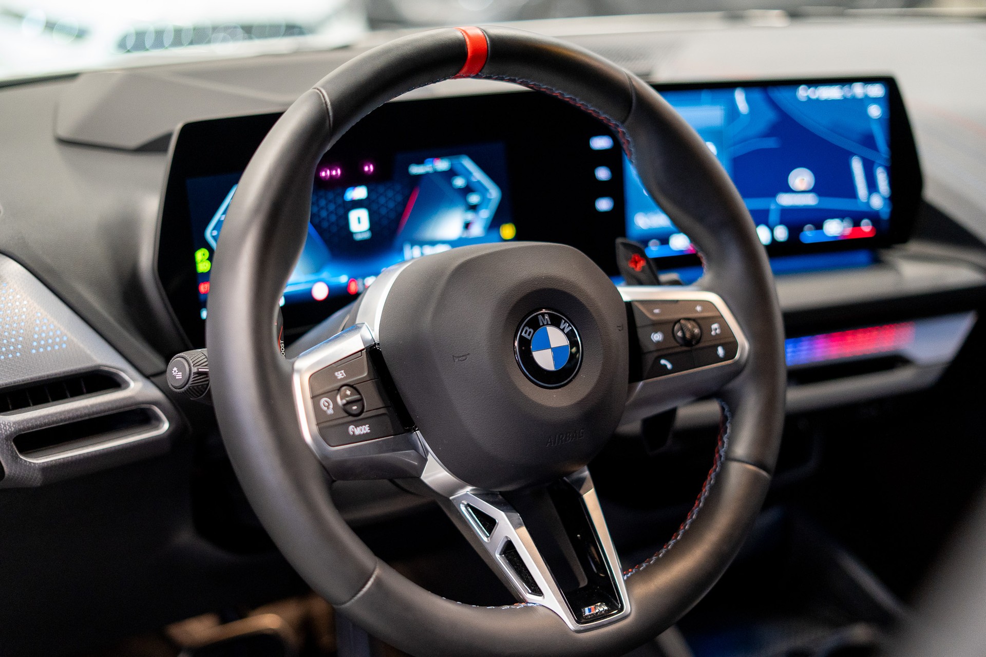 BMW M135i xDrive / Neues Modell / 360°Kamera / HeadUp Display / Harman/Kardon-image-7