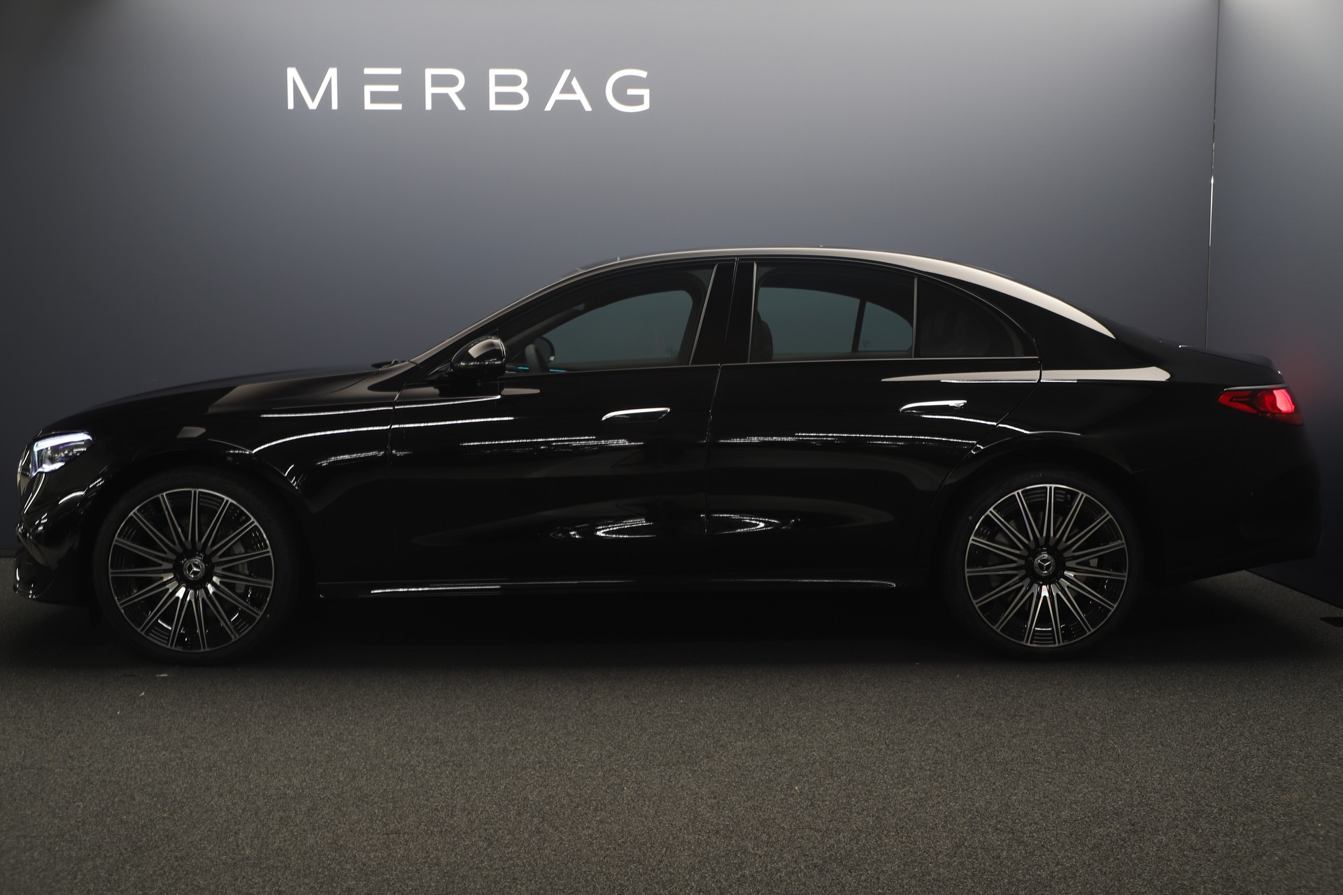MERCEDES-BENZ E 450 d 4Matic 9G-Tronic-image-3