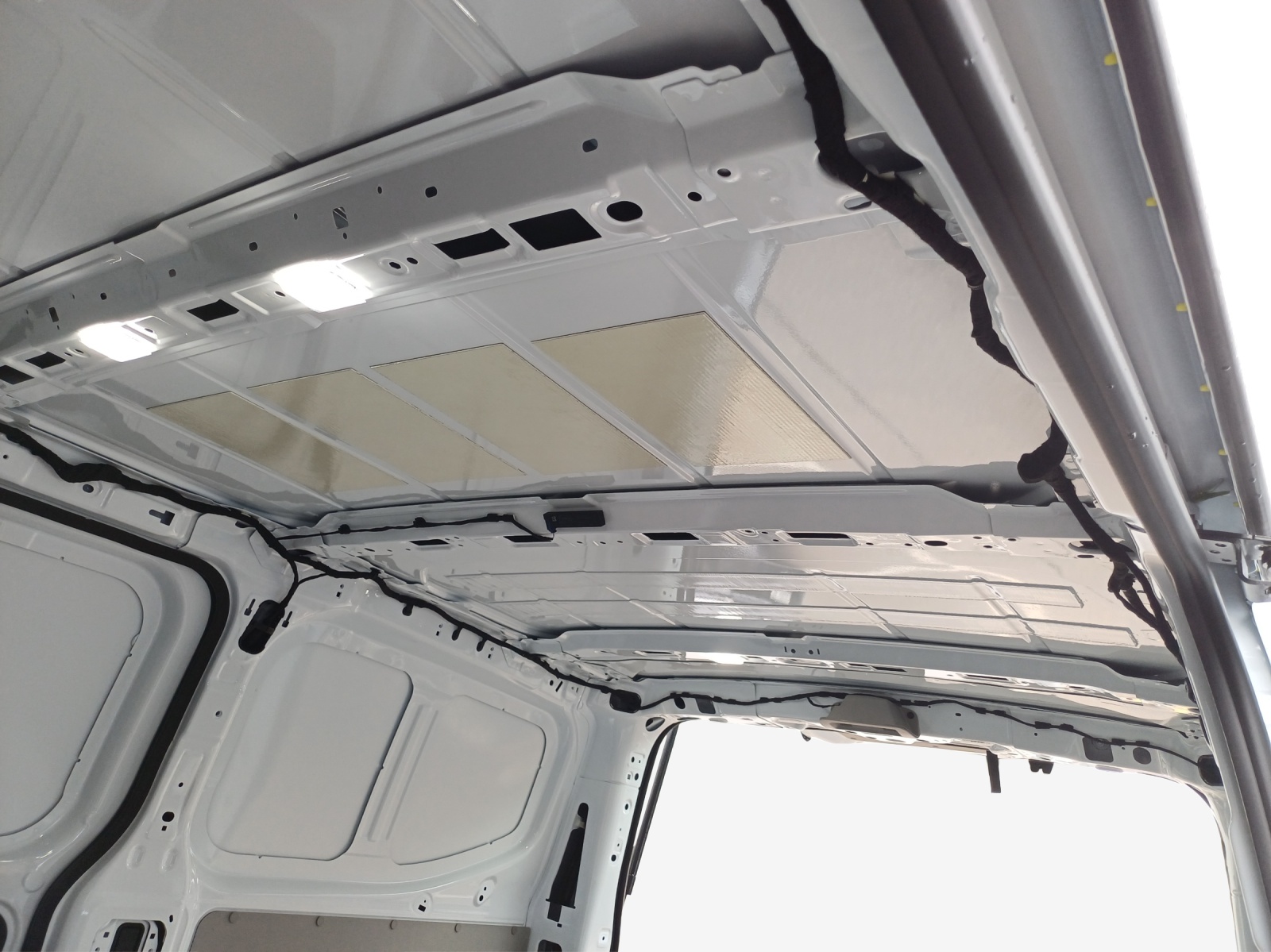 VW Transporter 2.0 TDI Automat-image-15