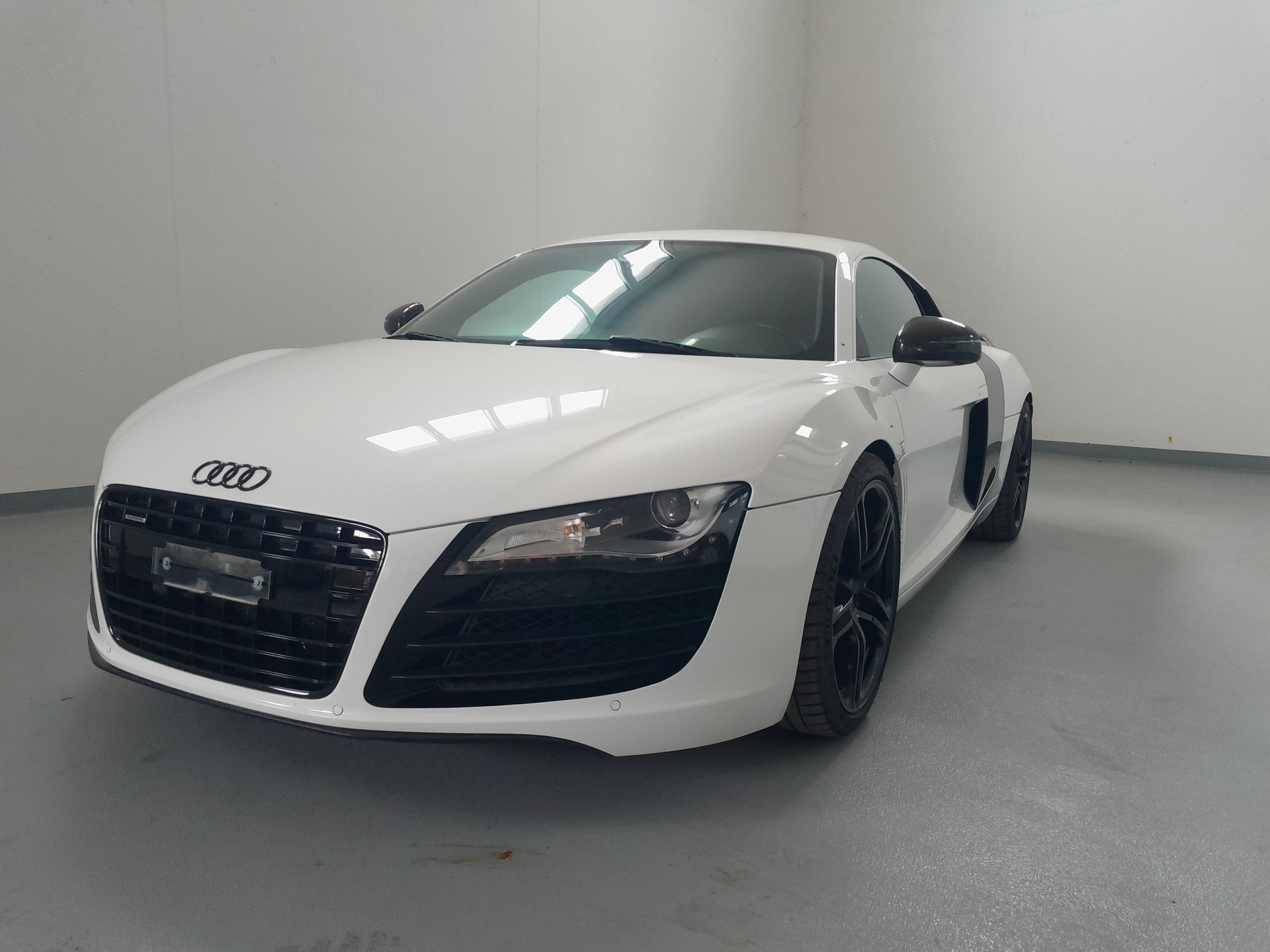 AUDI R8 Coupé 4.2-image-13