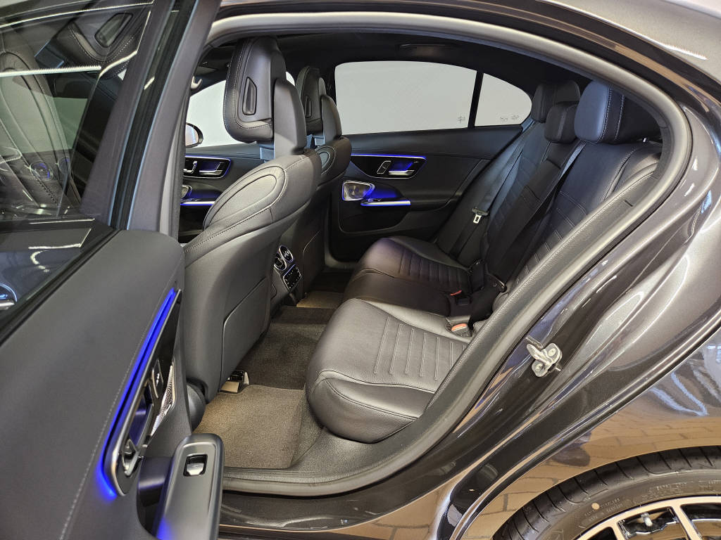 MERCEDES-BENZ C 220 d 4Matic Limousine AMG Line Swiss Star-image-12
