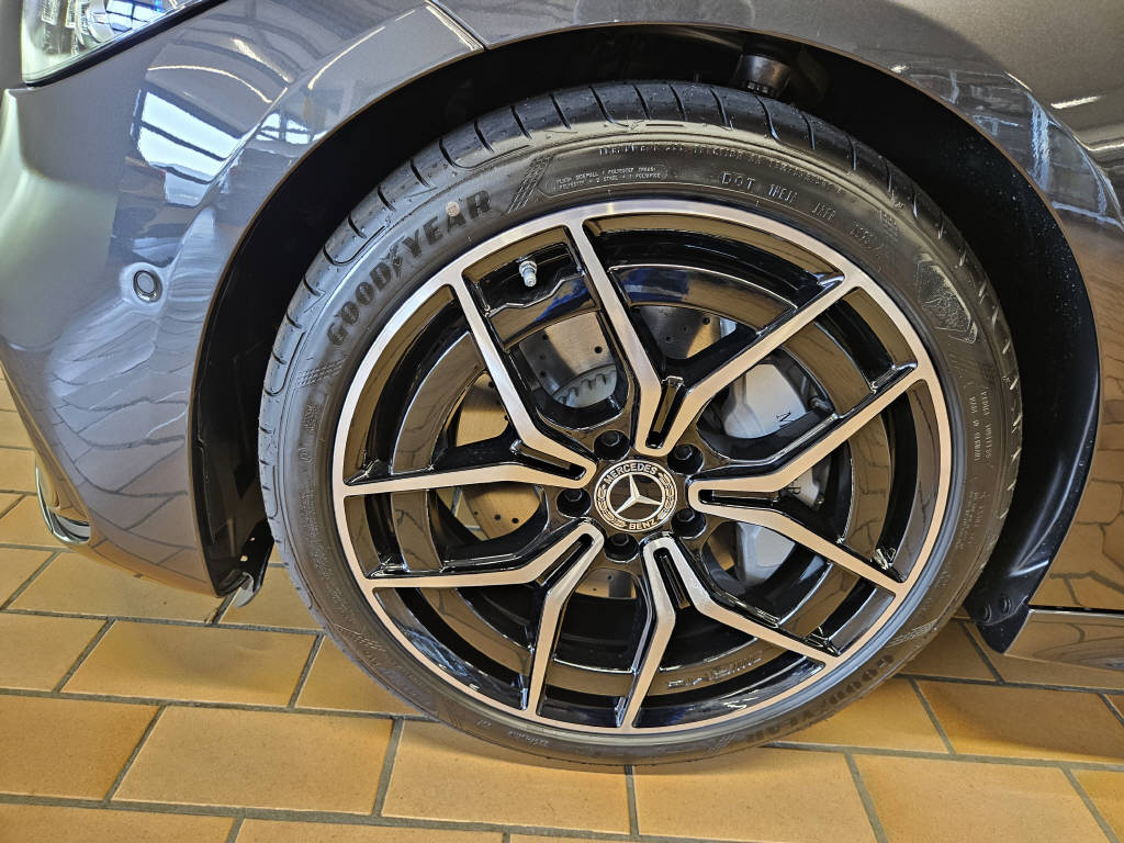 MERCEDES-BENZ C 220 d 4Matic Limousine AMG Line Swiss Star-image-15