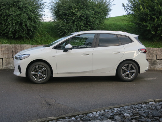 BMW 223d Act. Tou xDrive DKG-showroom-element-1