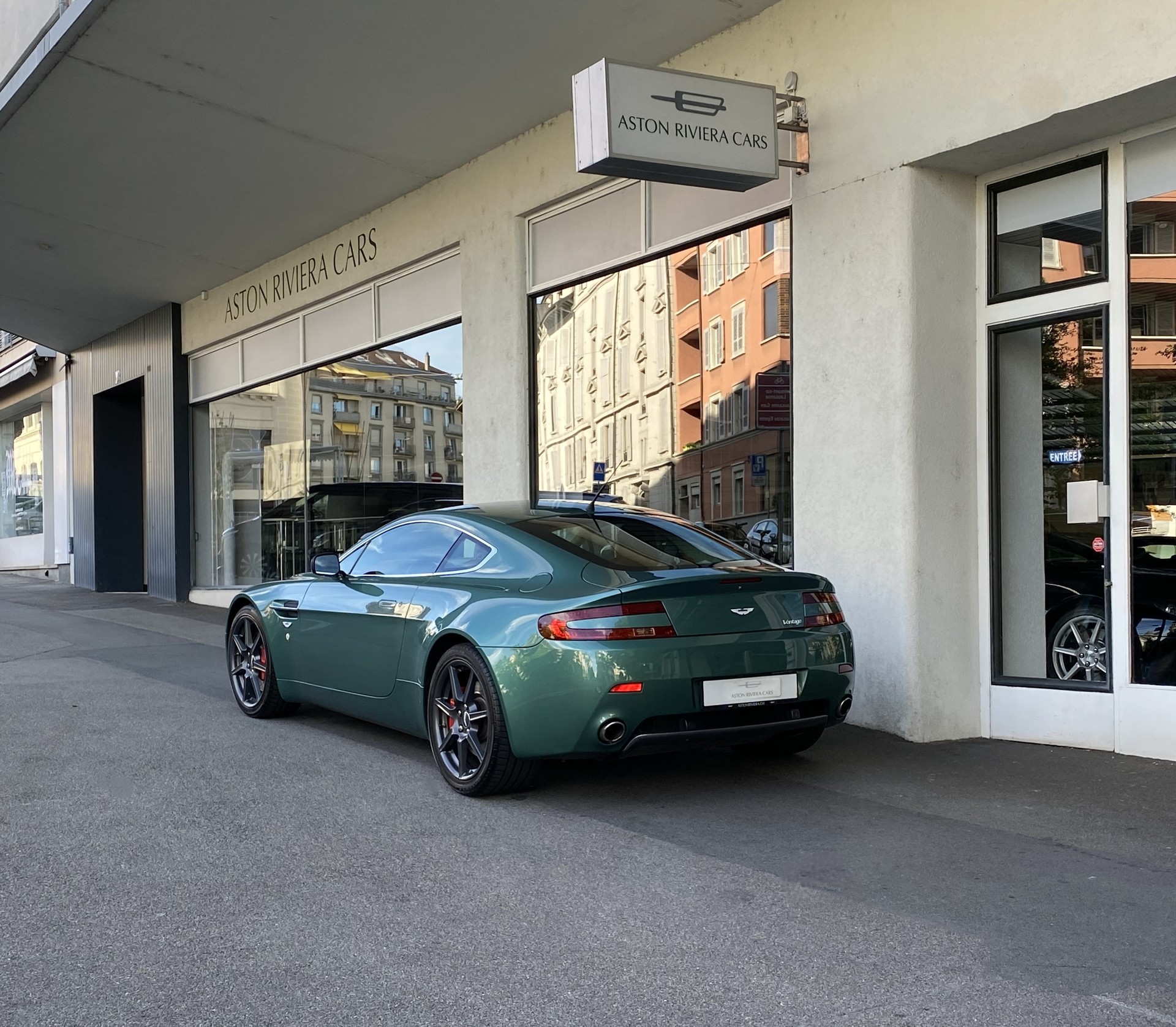 ASTON MARTIN V8 Vantage 4.3 Sportshift-image-2