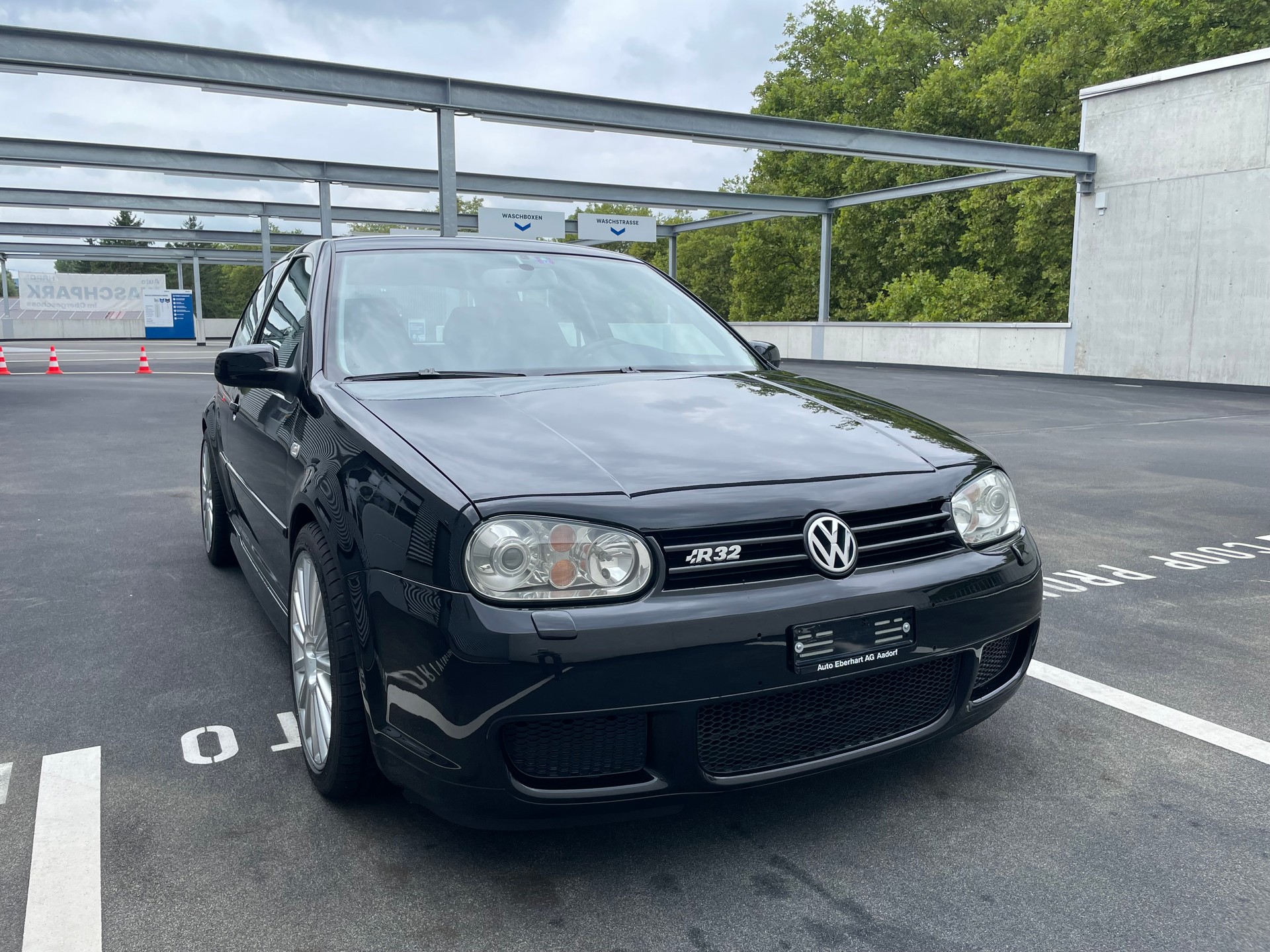 VW Golf R32 4Motion-image-0