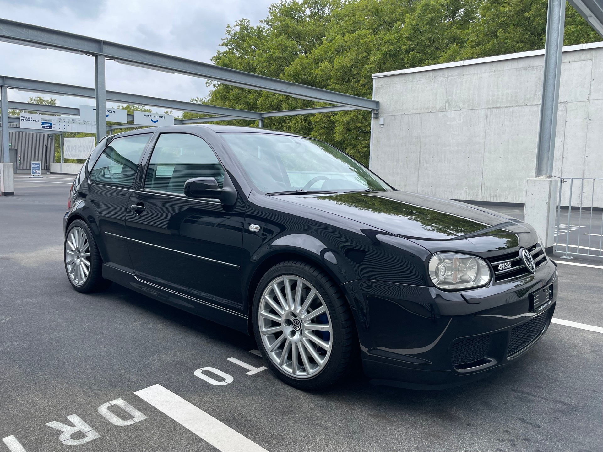 VW Golf R32 4Motion-image-1