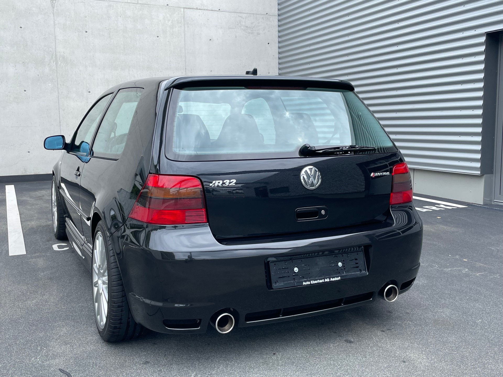 VW Golf R32 4Motion-image-3