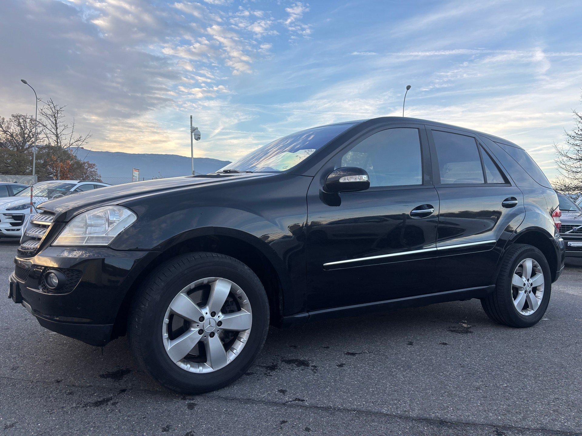 MERCEDES-BENZ ML 500 4Matic 7G-Tronic-showroom-element-1