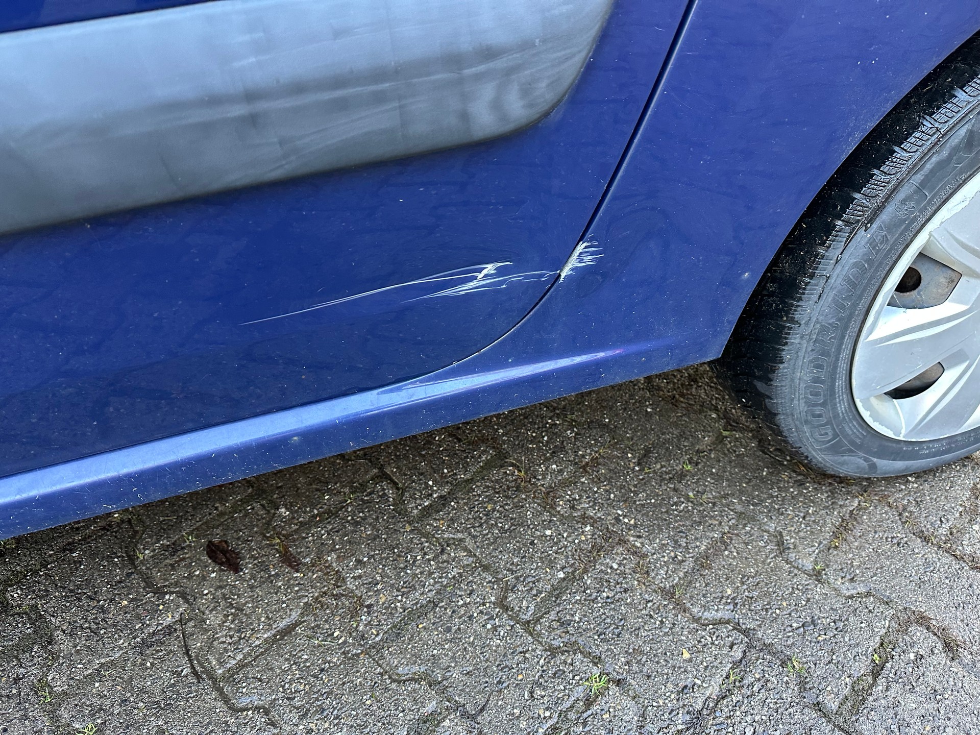 DACIA Logan 1.6 16V Lauréate FIXPREIS-image-8