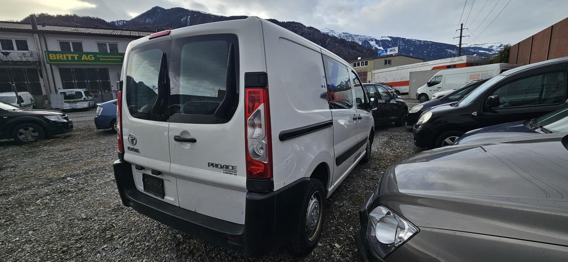 TOYOTA Proace 1.6D-image-2