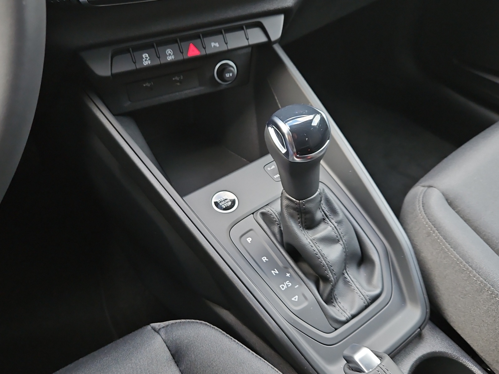 AUDI A1 Sportback 30 TFSI Attraction S-tronic-image-13