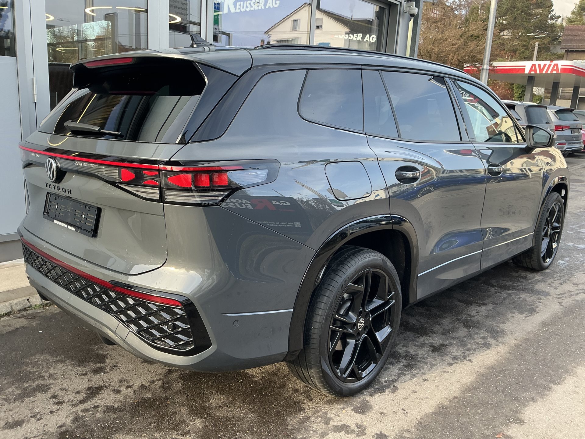 VW Tayron 2.0 TDI 193PS 4Motion R-Line *** BLACK STYLE & PANORAMADACH ***-showroom-element-3