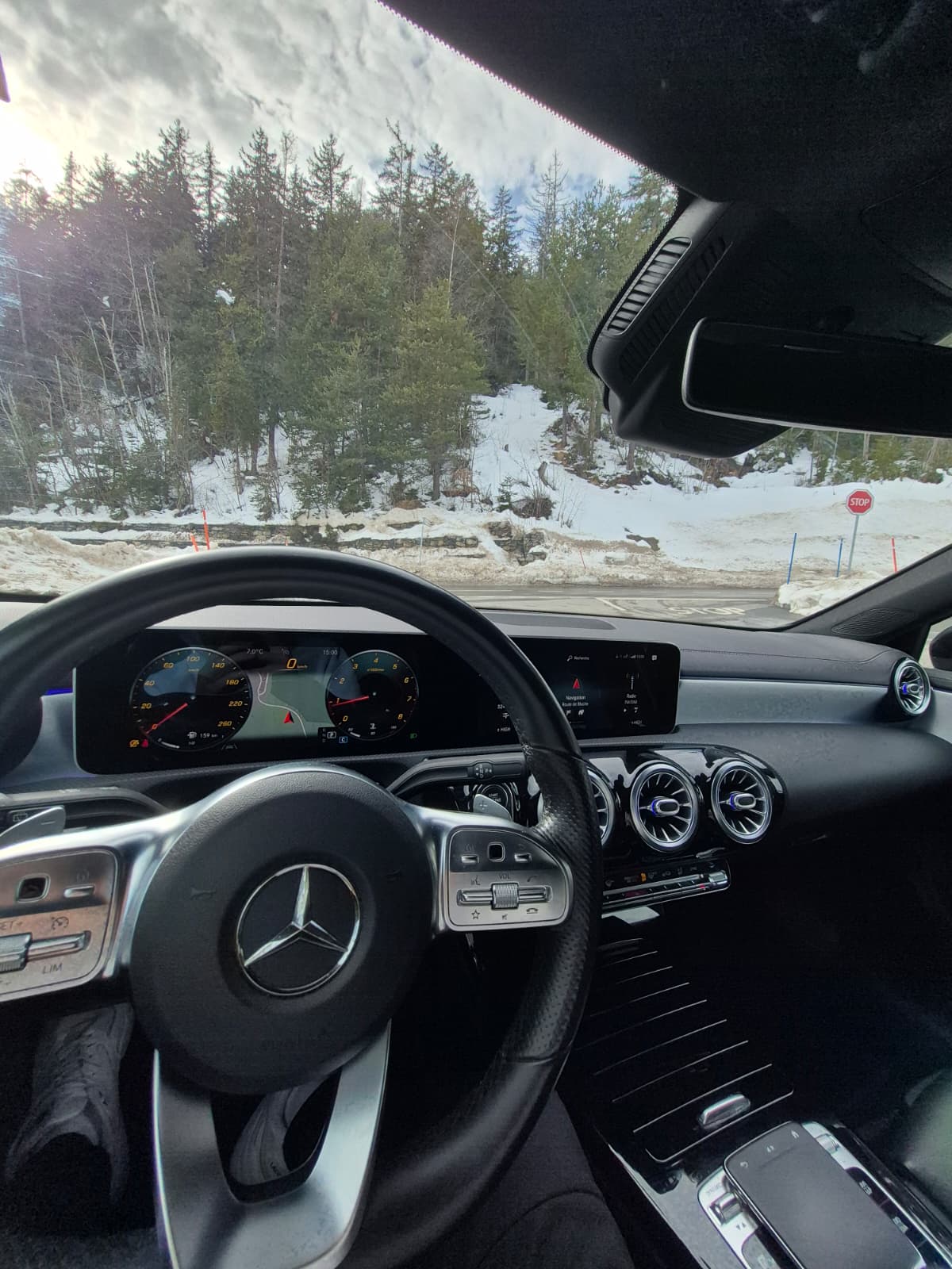 MERCEDES-BENZ A 250 AMG Line 7G-DCT-image-3