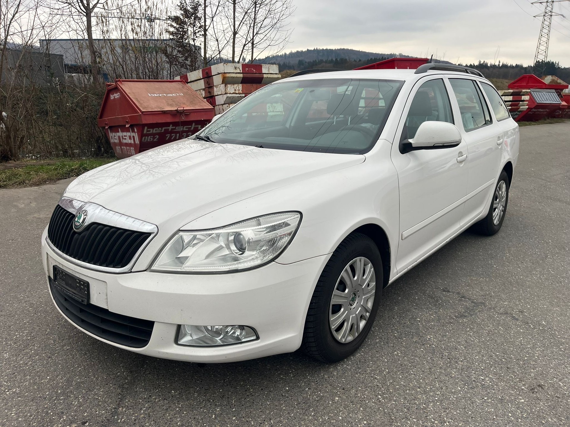 SKODA Octavia Combi 1.8 TSI Ambition 4x4-image-1