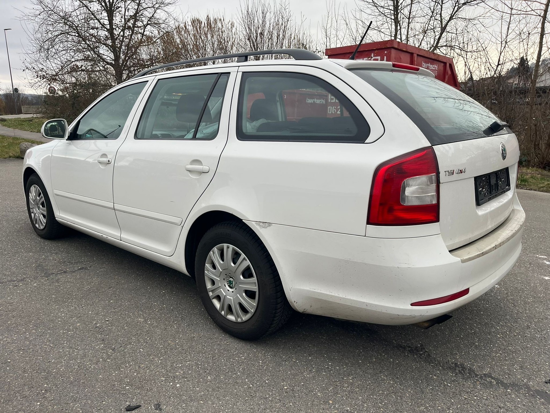 SKODA Octavia Combi 1.8 TSI Ambition 4x4-image-3