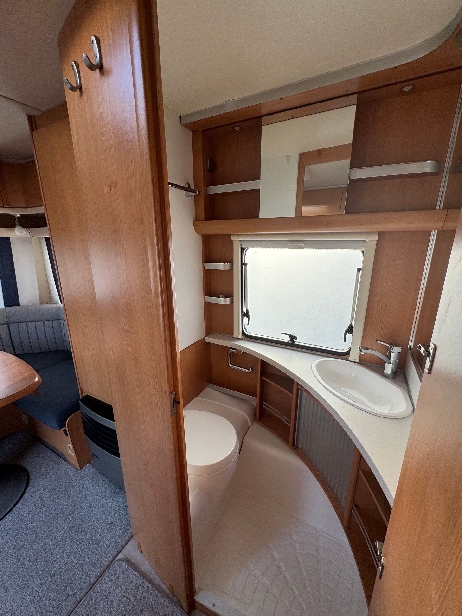 FENDT Saphir 465 - Vorzeit - 2 x Einzelbett Längst mit Mittelrost - Service neu-image-15