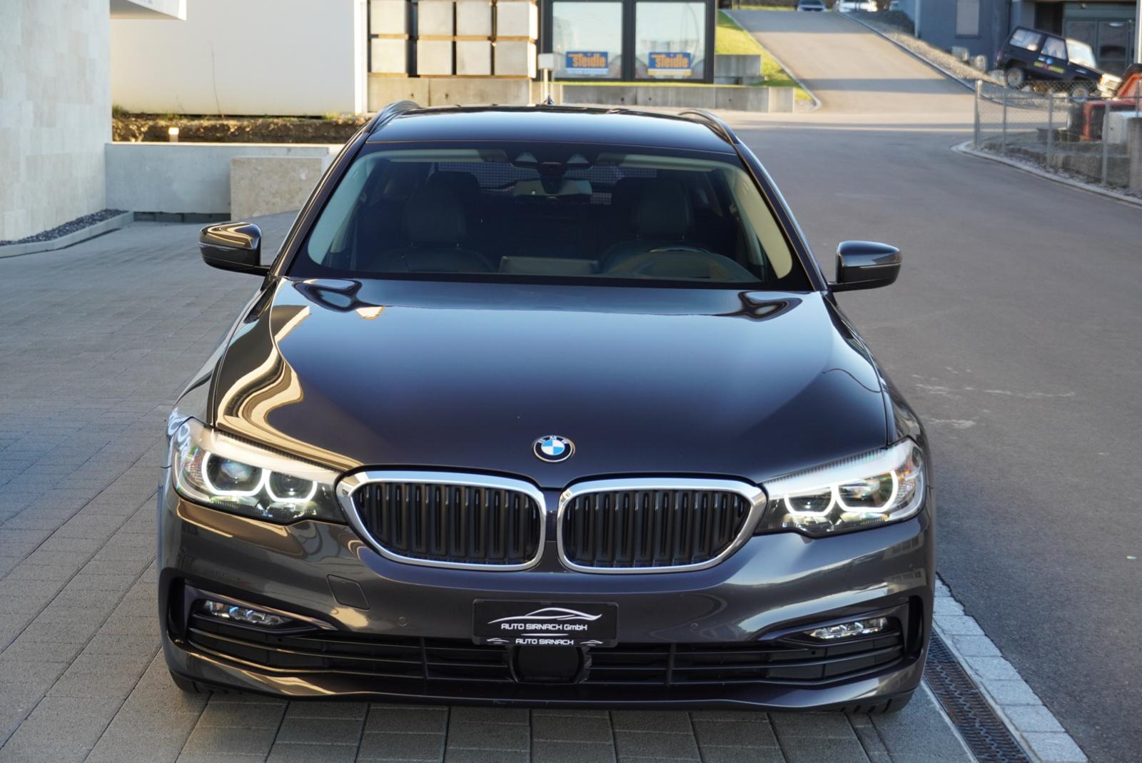 BMW 520d xDrive Touring Sport Line Steptronic-showroom-element-1