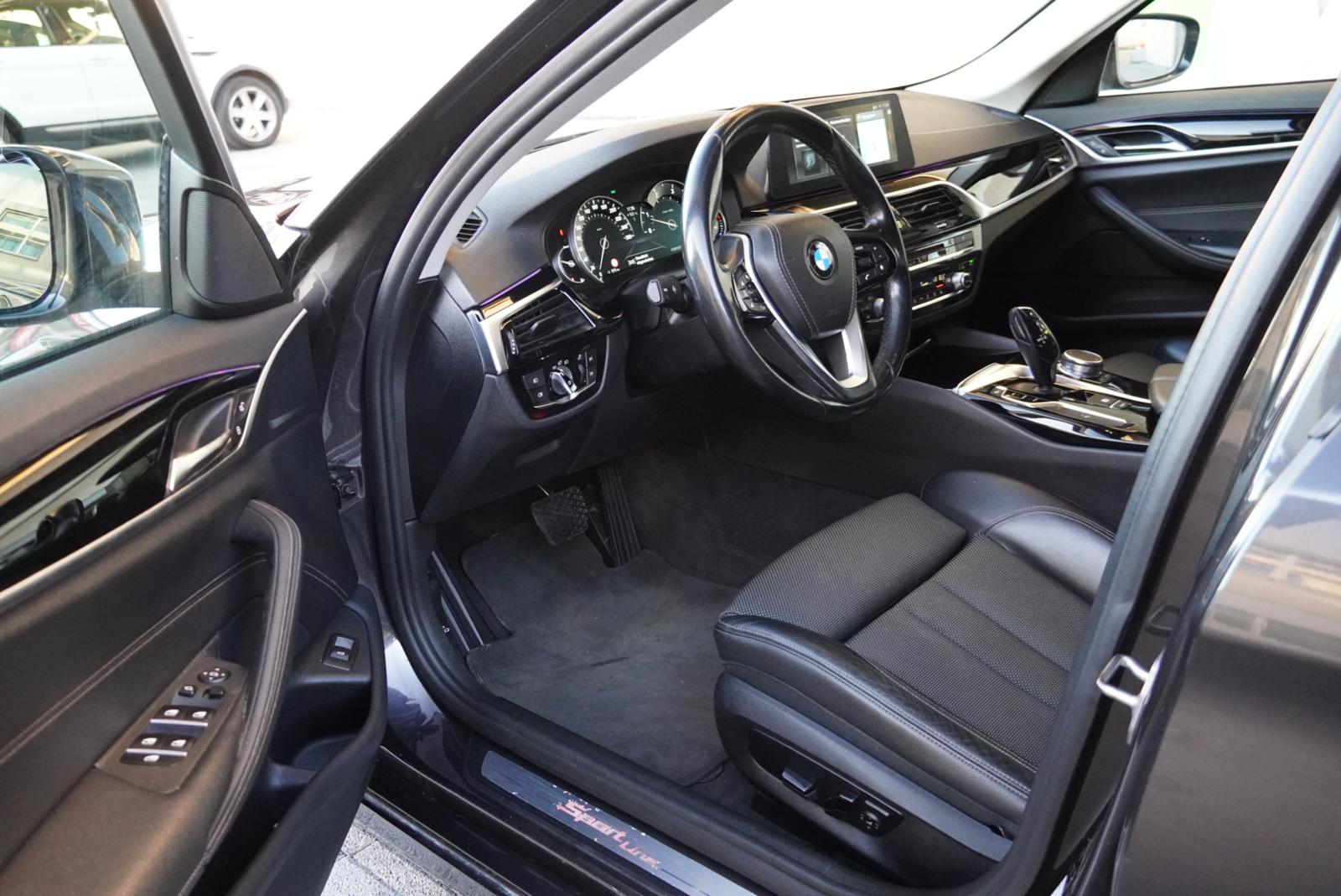 BMW 520d xDrive Touring Sport Line Steptronic-image-11